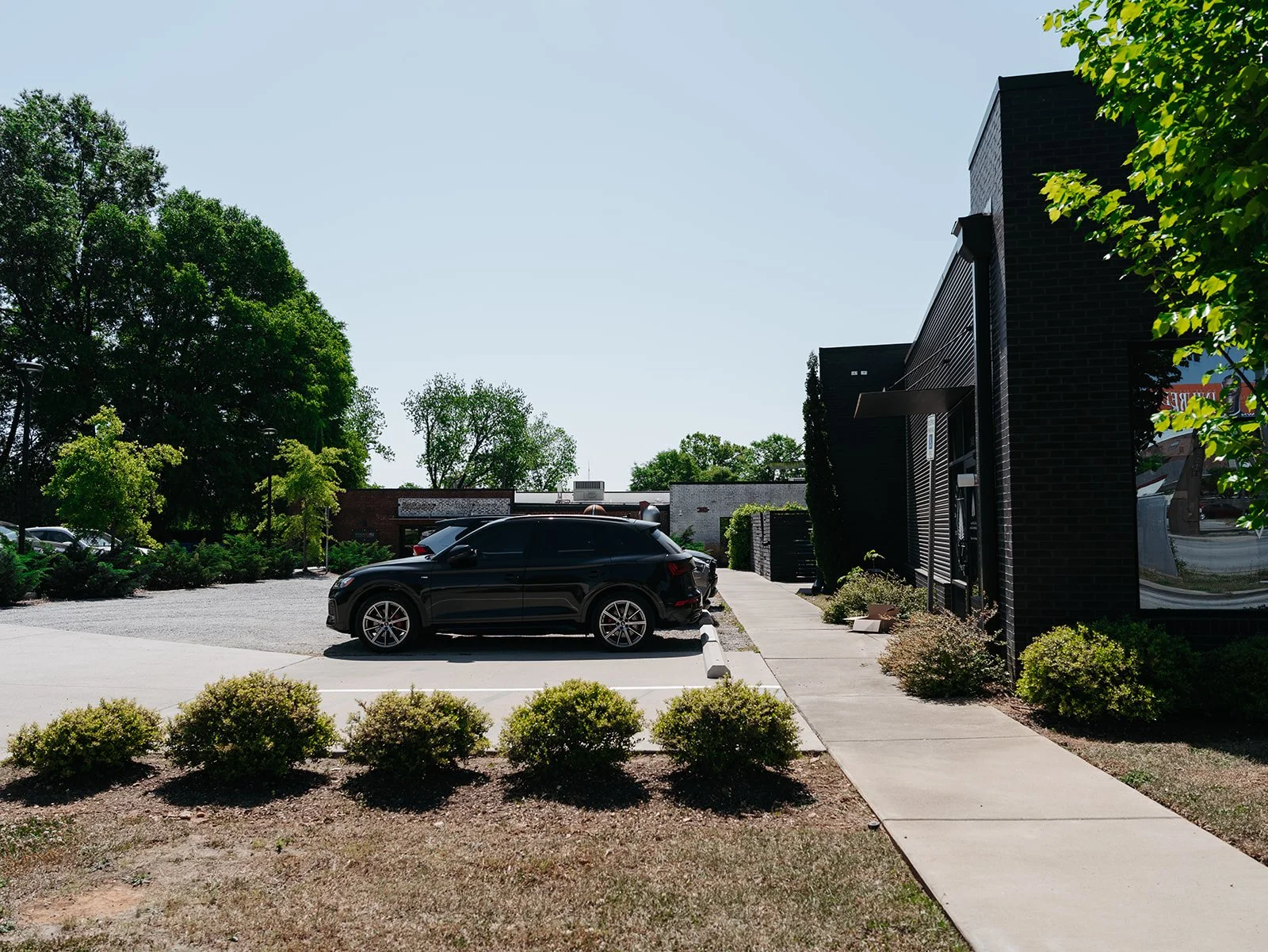 parking lot, head spa, confederate avenue, main street
