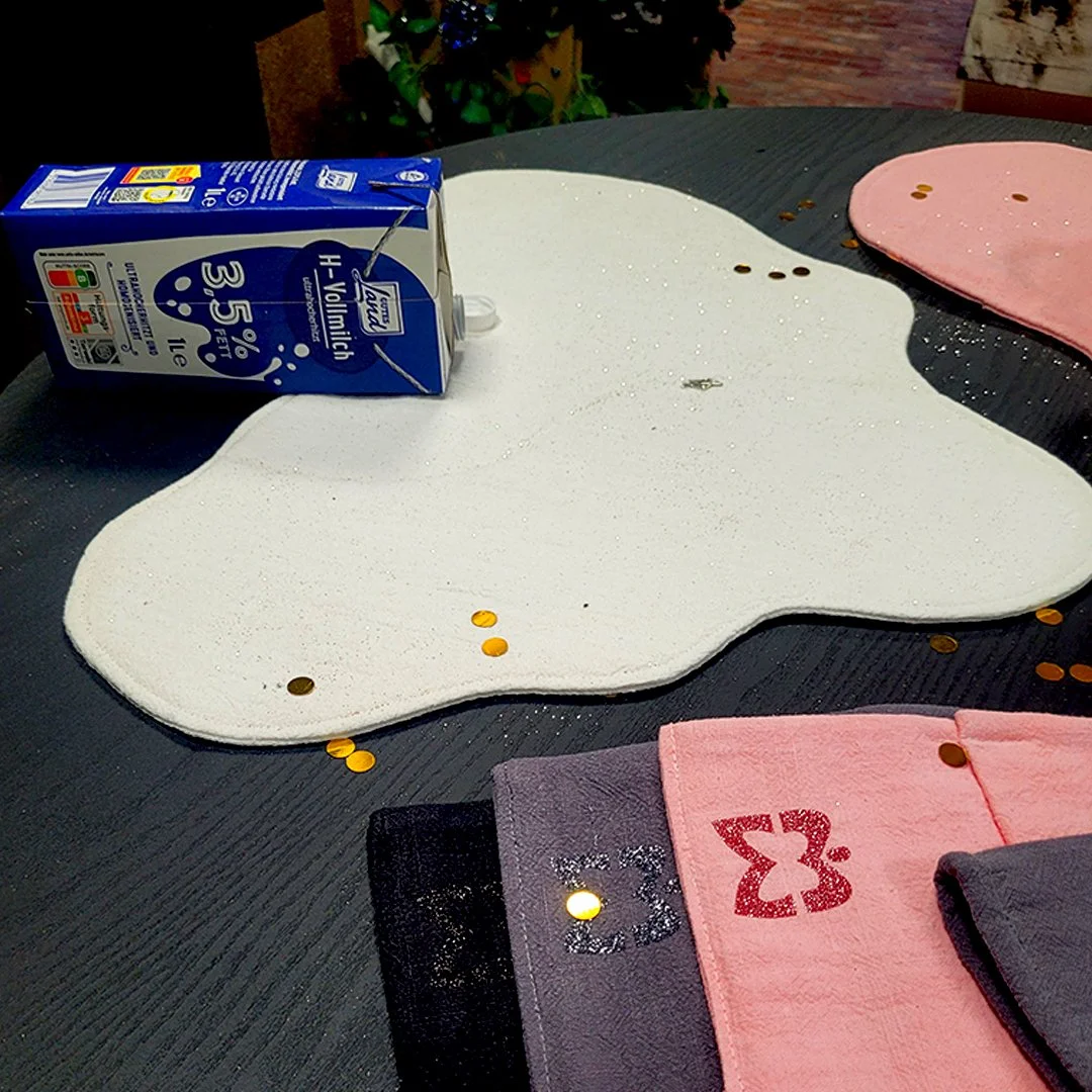 Obst- & Gemüsedecke und Topfuntersetzer "Milch".