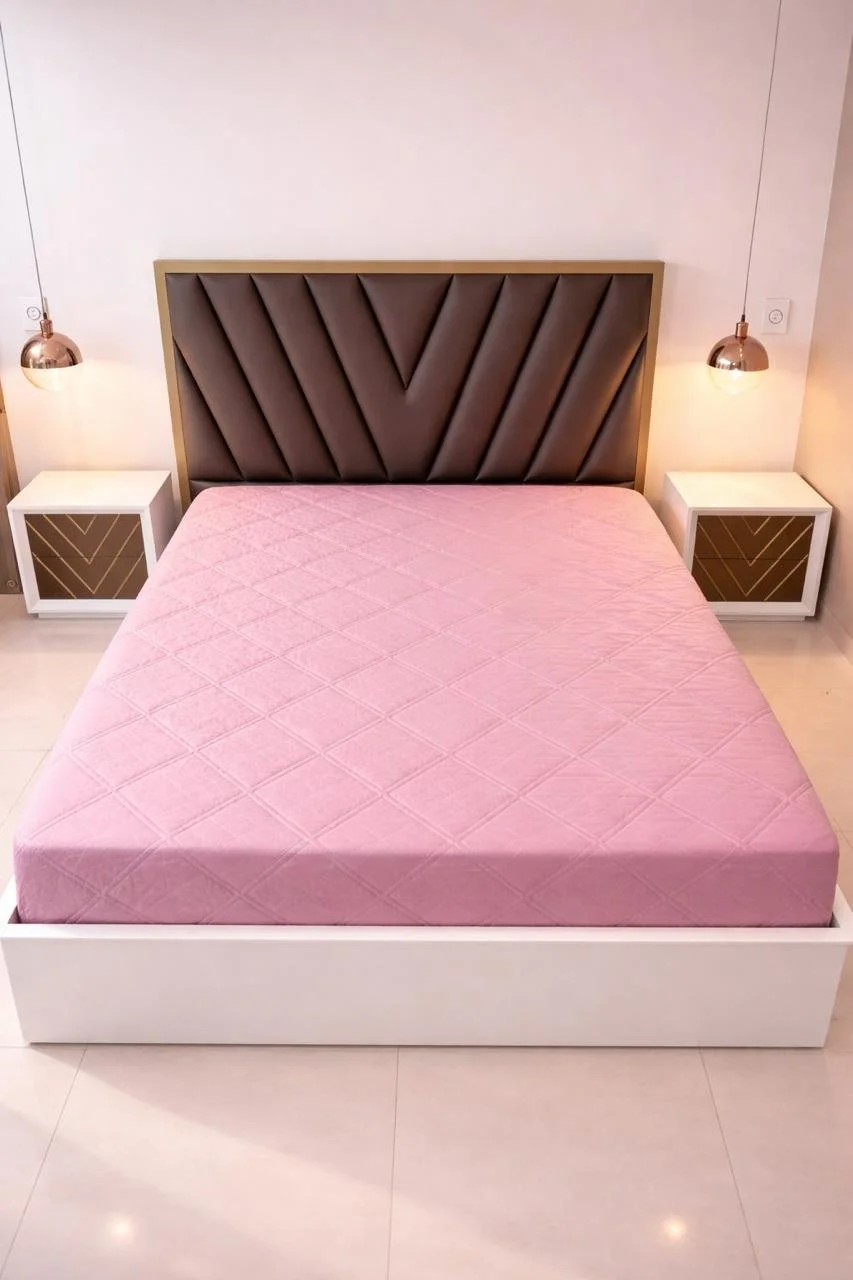 Protector de Colchón Antifluido Matrimonial – Rosado Acolchado Ajustable