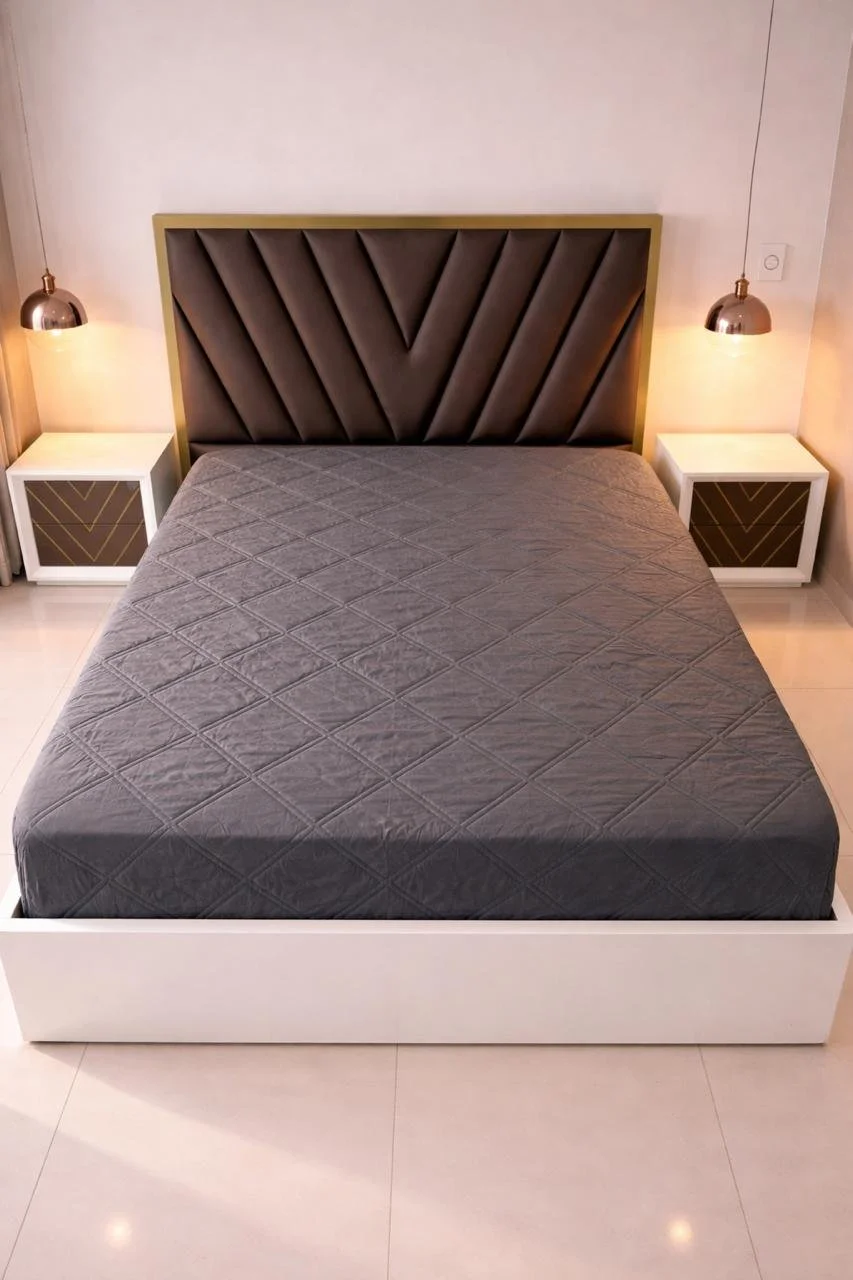 Protector de Colchón Antifluido Matrimonial – Gris Oscuro Acolchado Ajustable