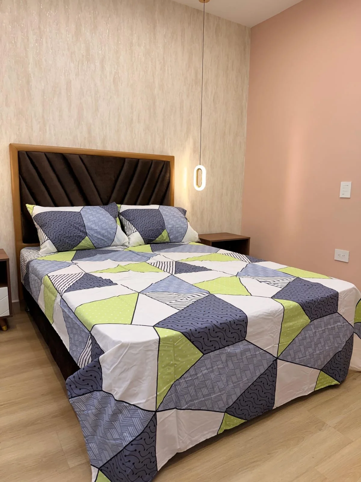 Juego de Sábanas Estampadas – Geometría Azul, verde con blanco (1.20)