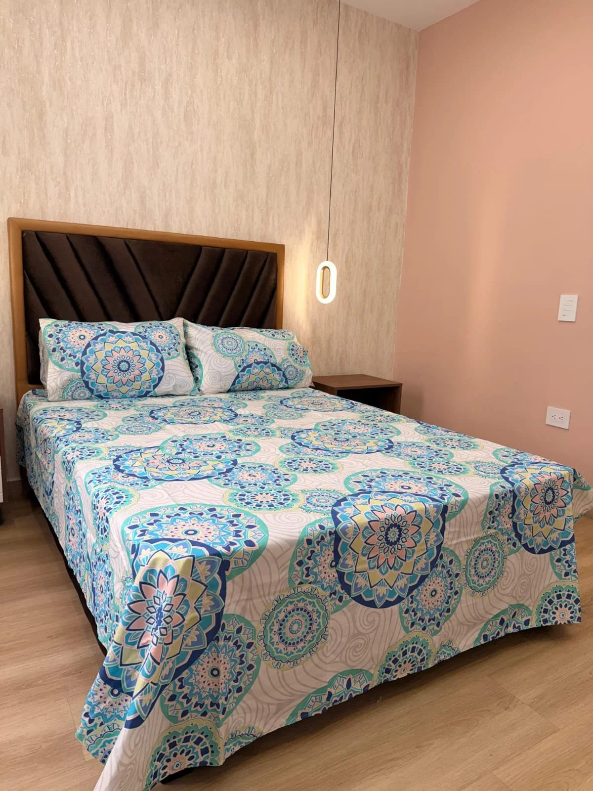 Juego de Sábanas Estampadas – Arte Geométrico Soft (1.20)