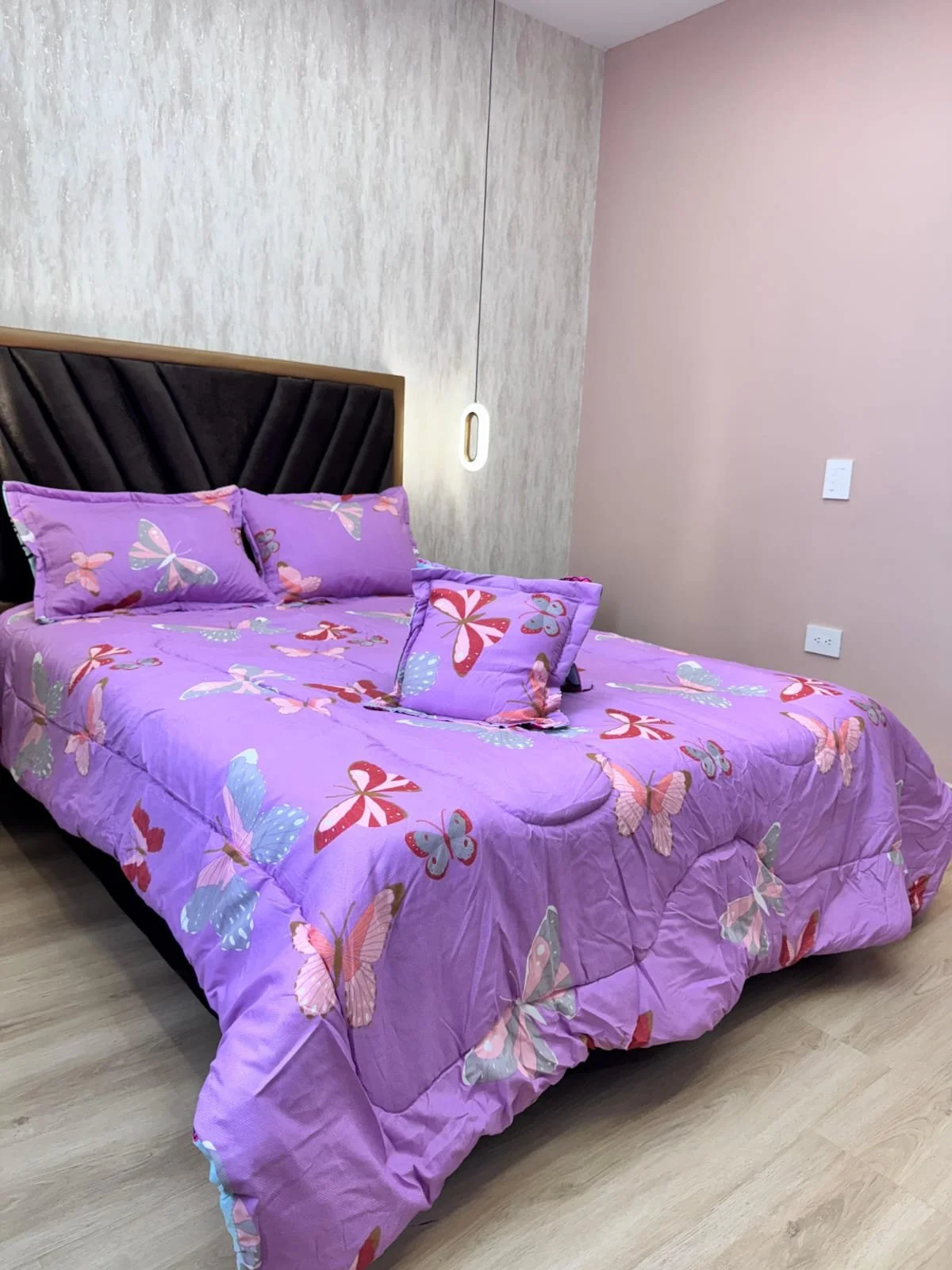 Edredón Sencillo Estampado – Morado con mariposas