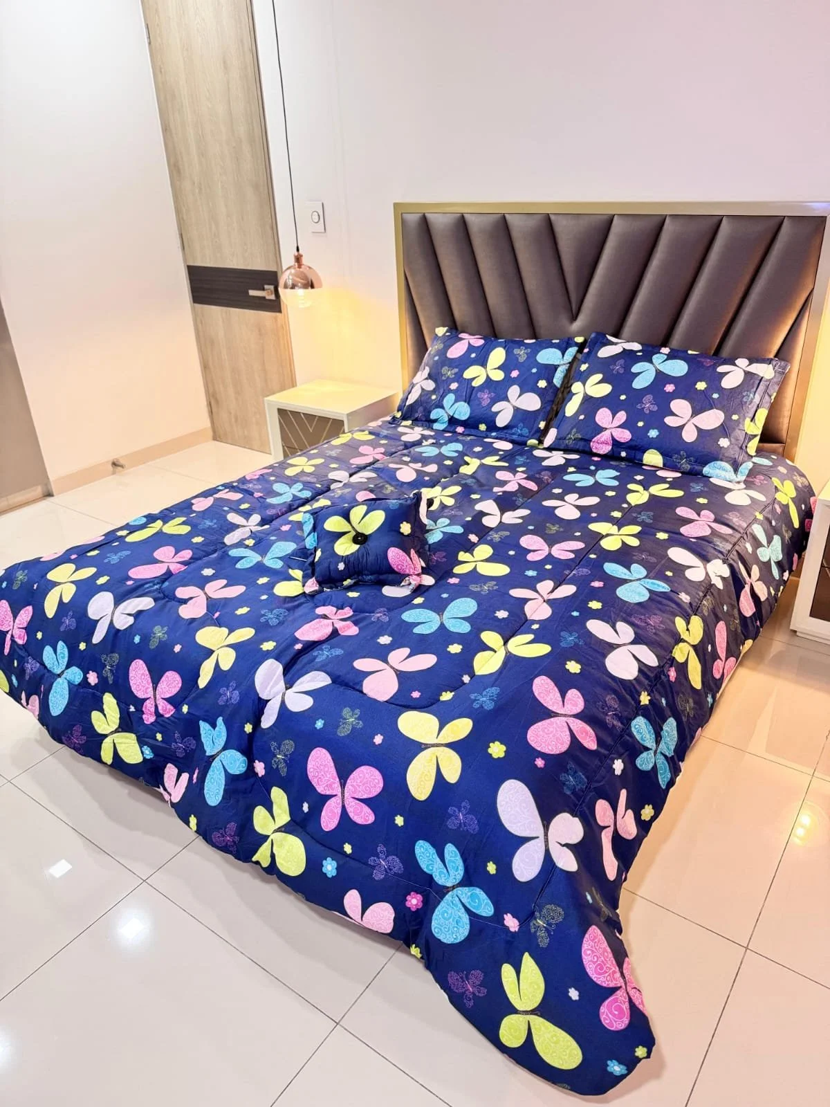 Edredón King Estampado 6 Piezas - Mariposas Fondo Oscuro