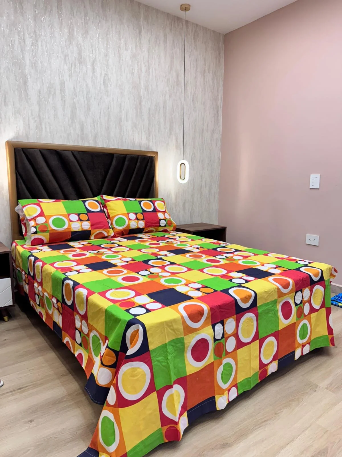 Juego de Sábanas Estampadas – Círculos Retro Multicolor (1.20)