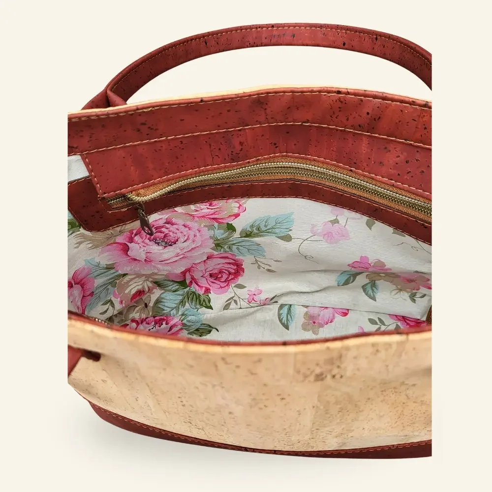 Handtas rood met naturel kurk binnenkant rits vak.webp