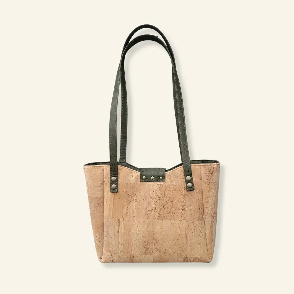 Schoudertas naturel kurk met groene accenten achterkant.webp