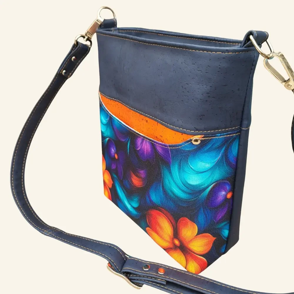 Kleurrijke cross body tas  zijkant.webp