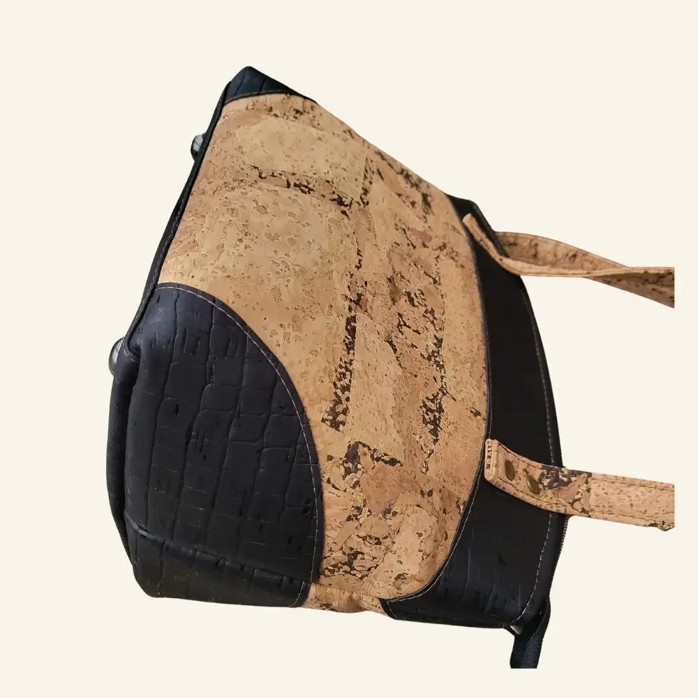 handtas naturel met zwart zijaanzicht.webp