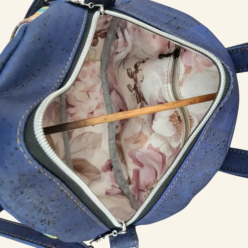 Ronde kurk tas blauw binnenkant.webp