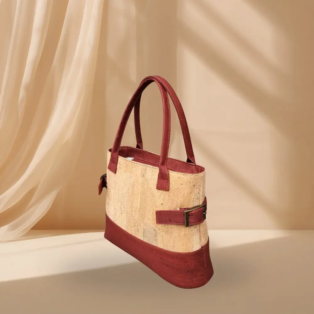 Handgemaakte rode handtas met naturel kurk