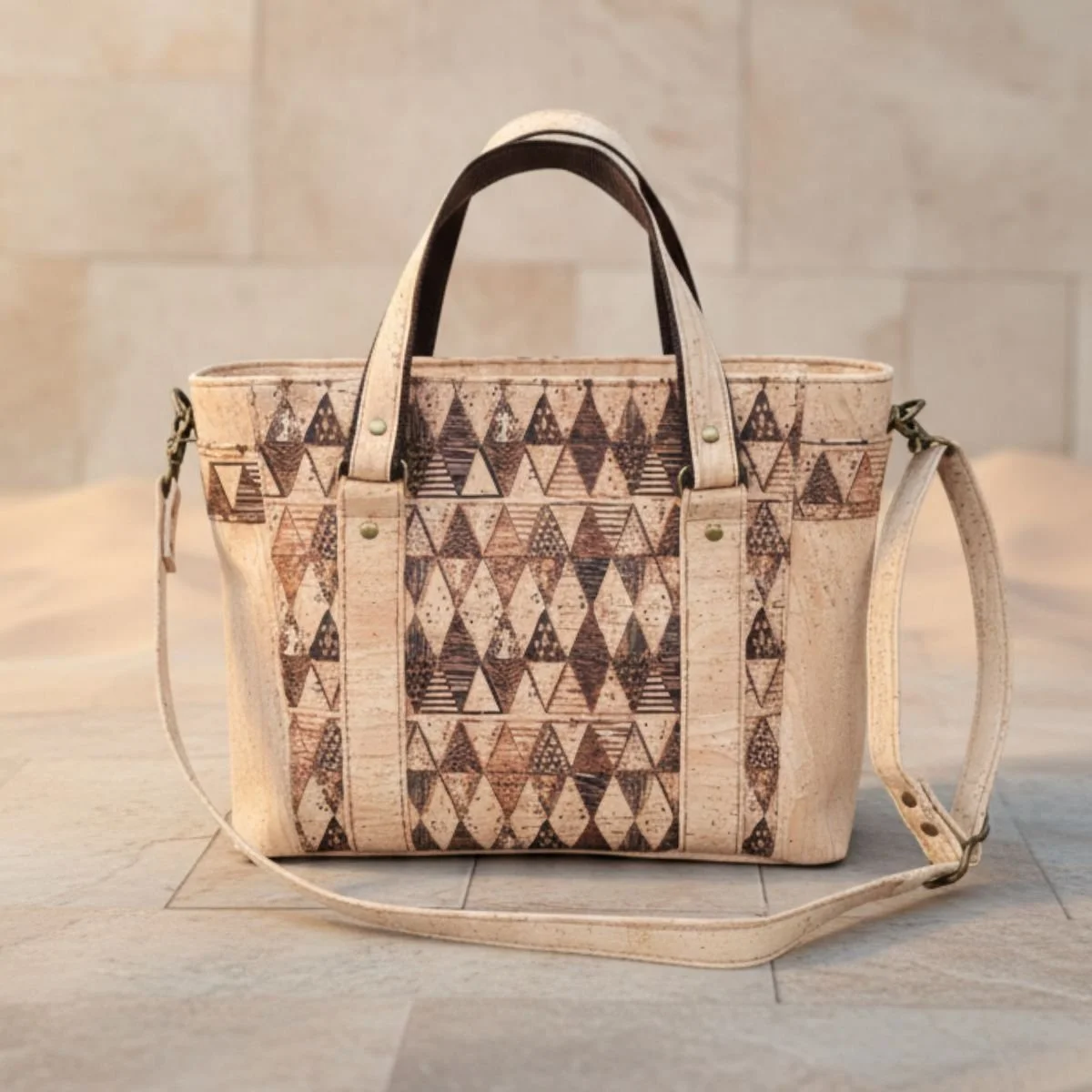 handtas naturel kurk met bruine accenten.jpg