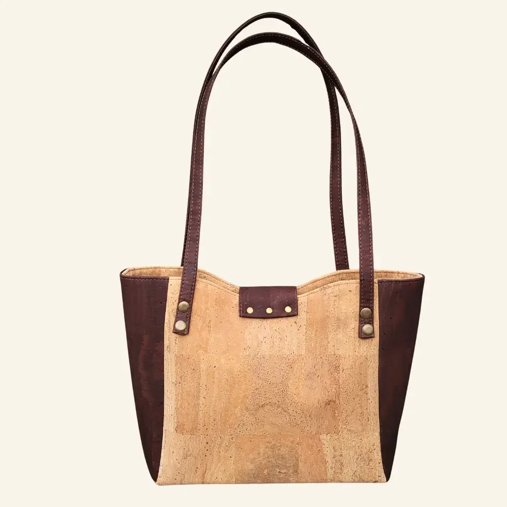 Schoudertas naturel met bruin kurk achterkant.webp
