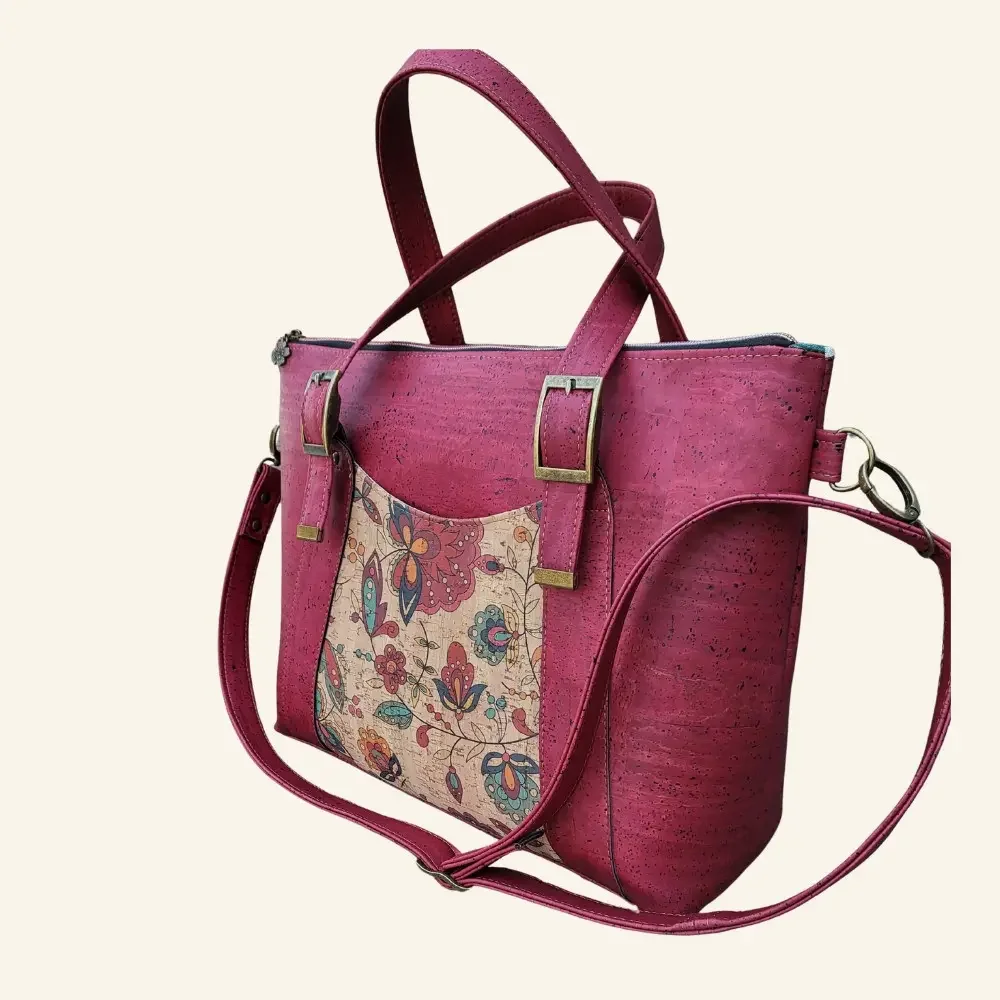 Handgemaakte shopper tas rood kurk zijkant.webp