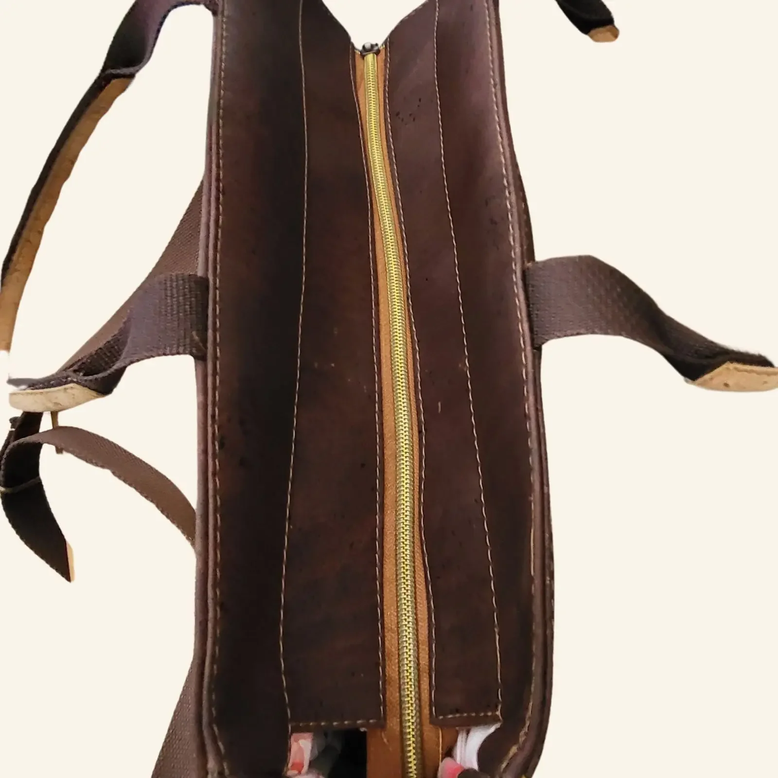 Laptop tas naturel en bruin kurk bovenkant.webp