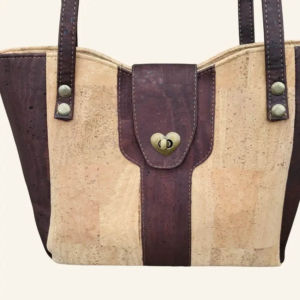Schoudertas naturel met bruin kurk detail.webp