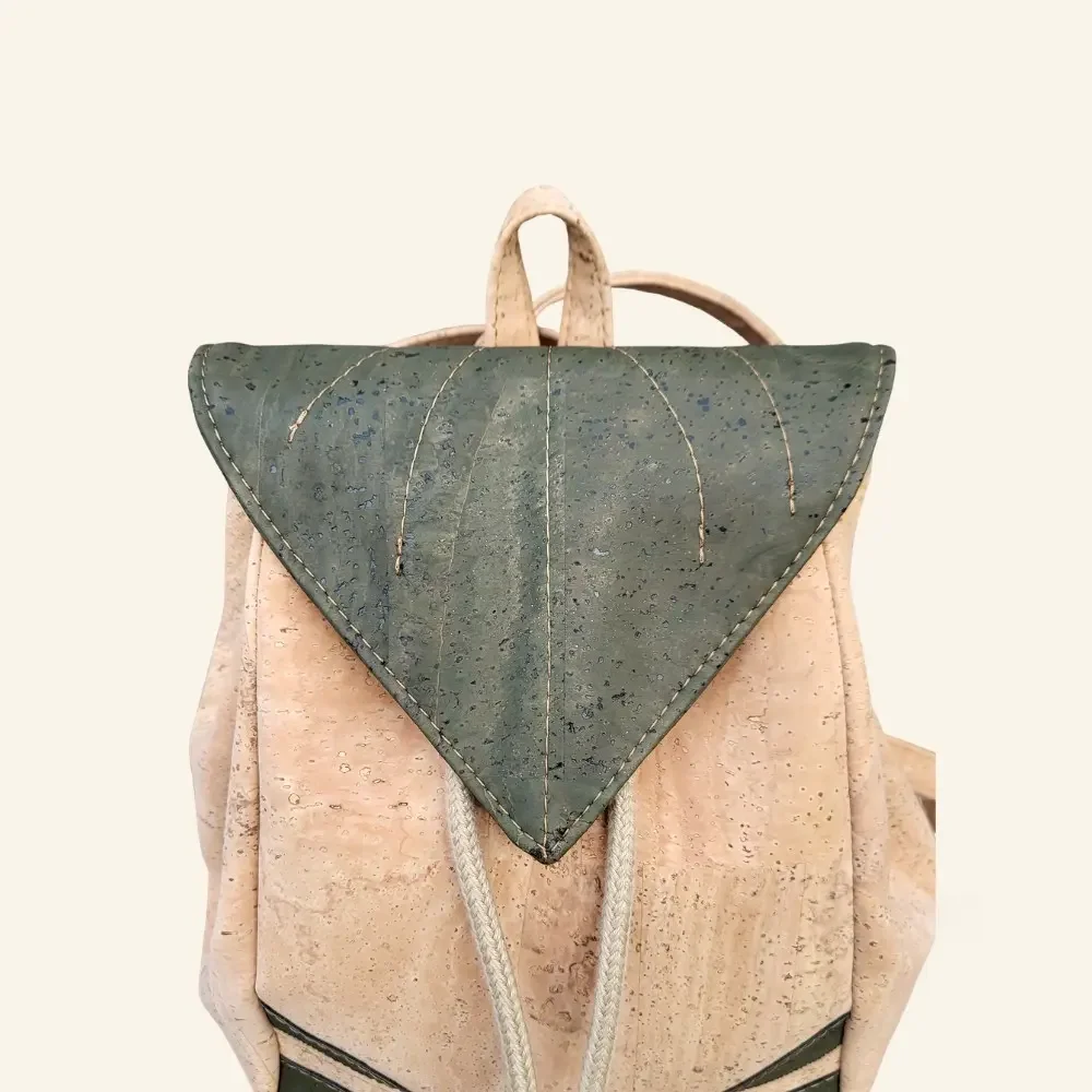 Rugtas naturel met groen bladmotief detail klep.webp