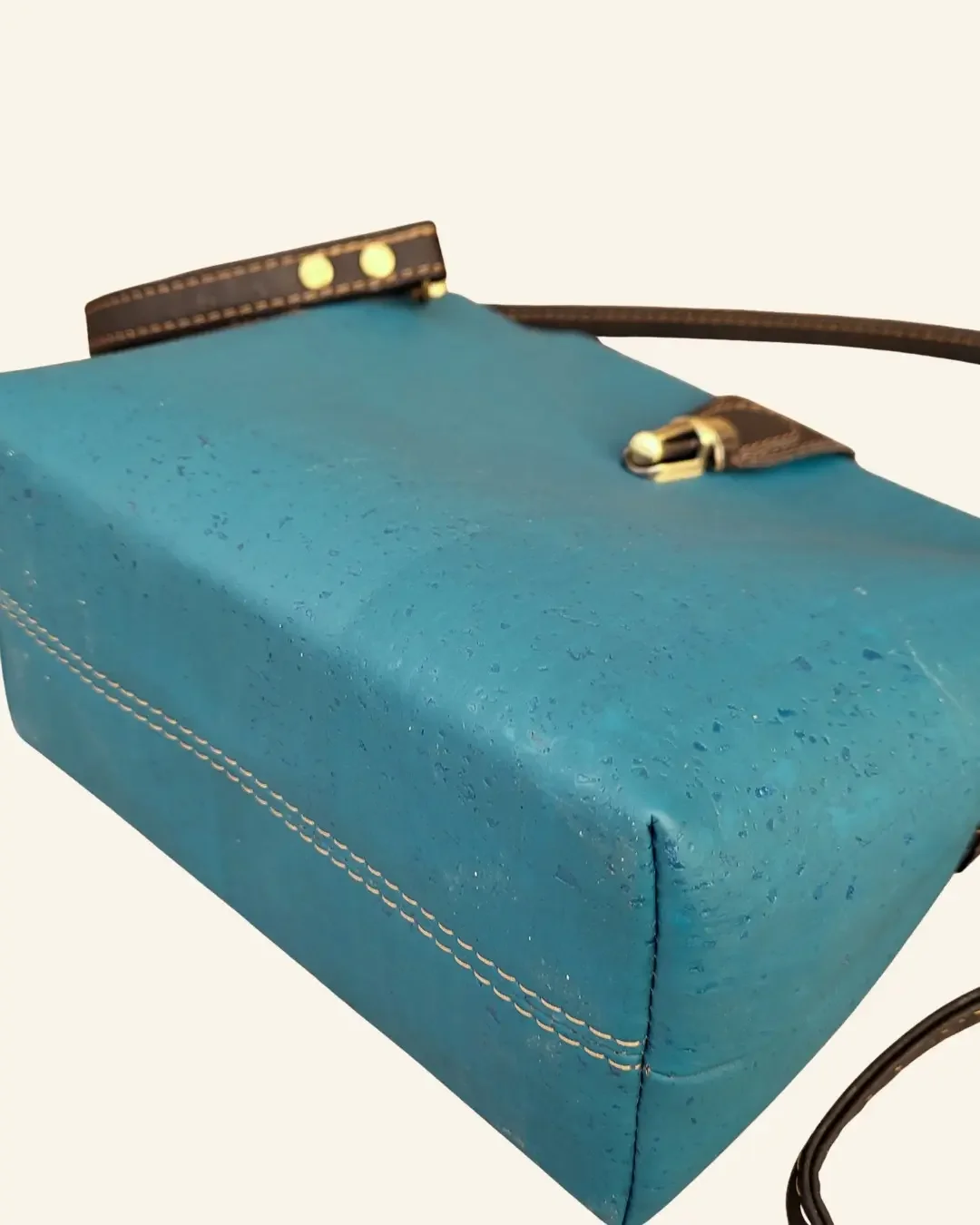 Crossbody tas turquoise  onderkant.webp