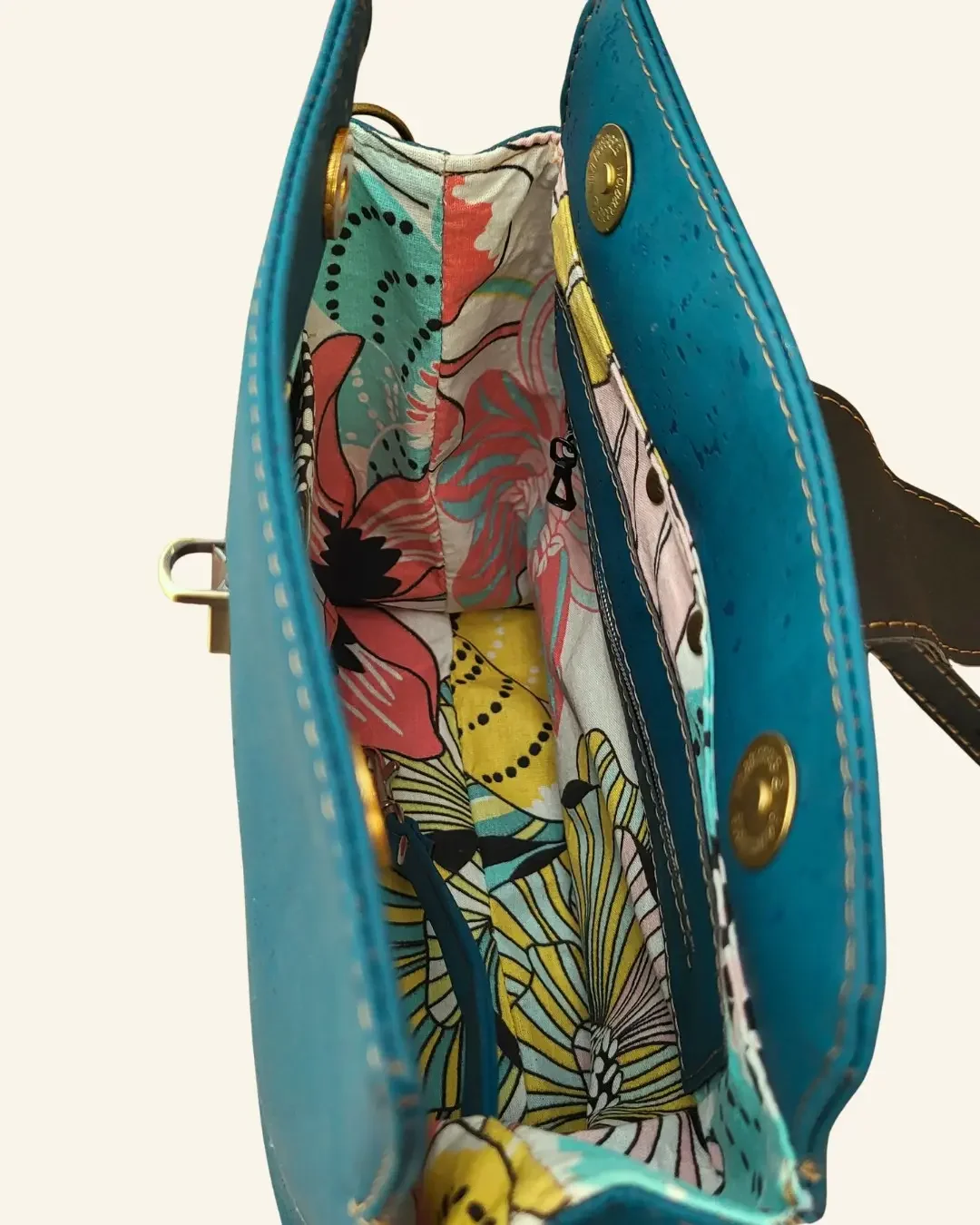 Crossbody tas turquoise  binnenkant.webp