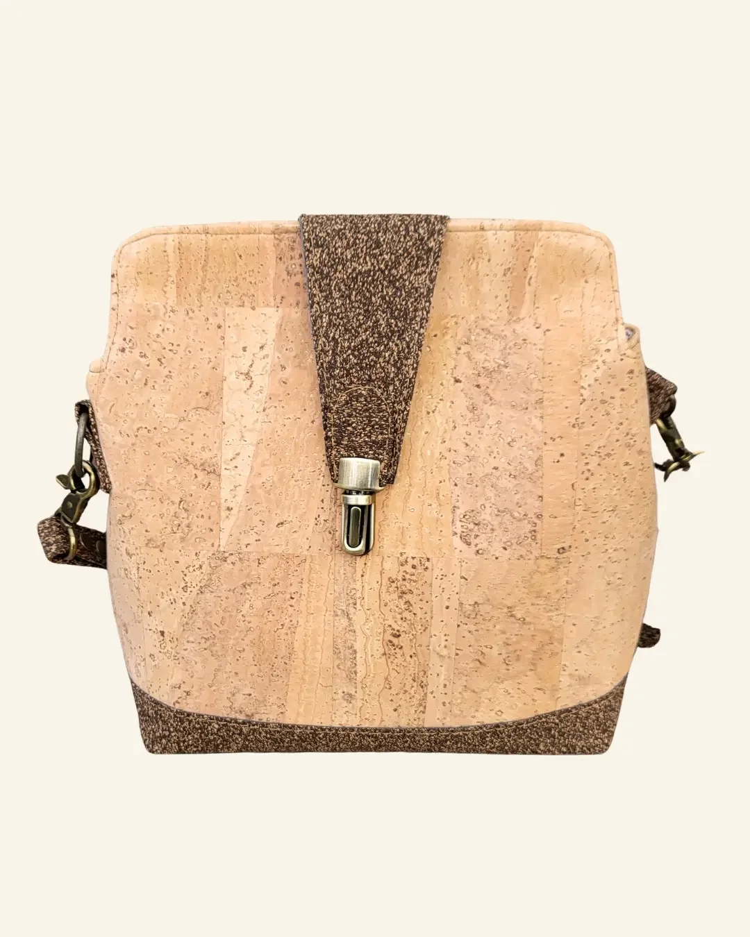 Crossbody tas naturel met bruin voorkant.webp