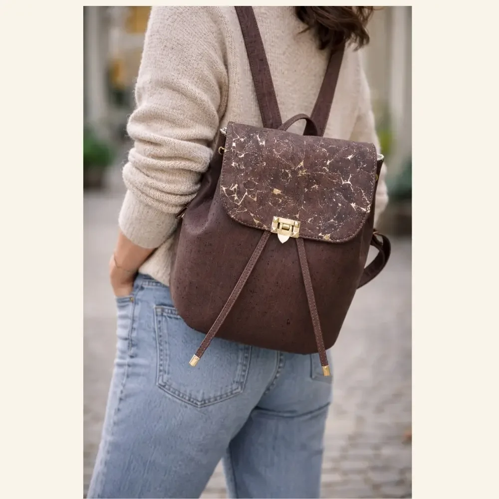 Bruine rugtas kurk met gouden accenten