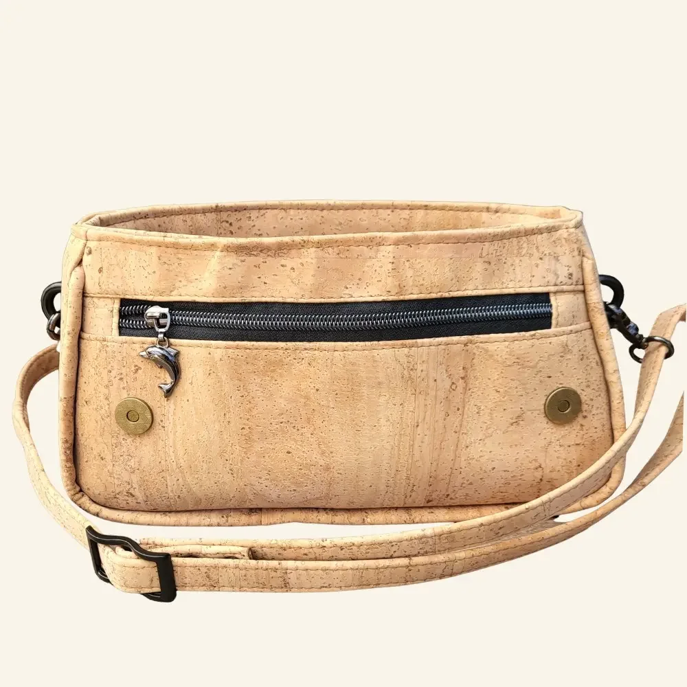 crossbody tas naturel met rood kurk voorkant rits vak.webp