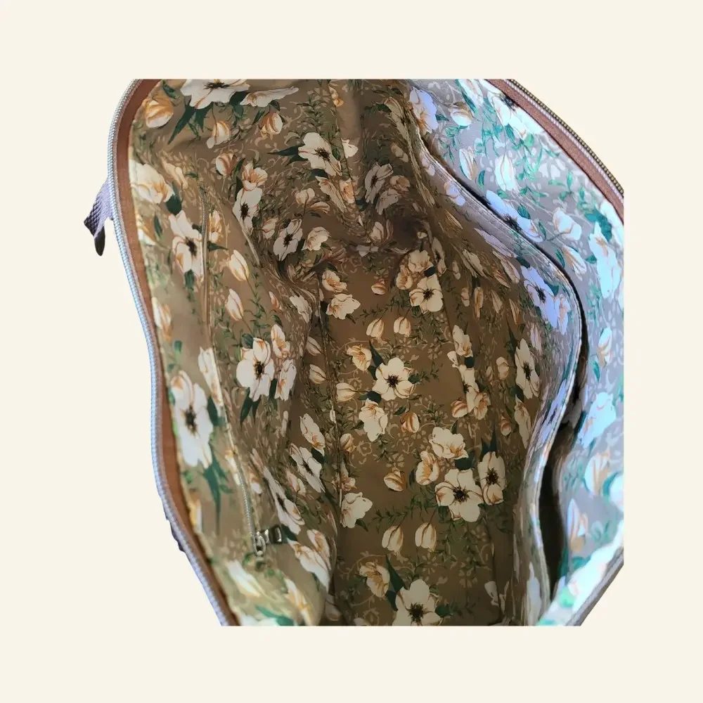 Handgemaakte grote shopper bruin kurk binnenkant.webp