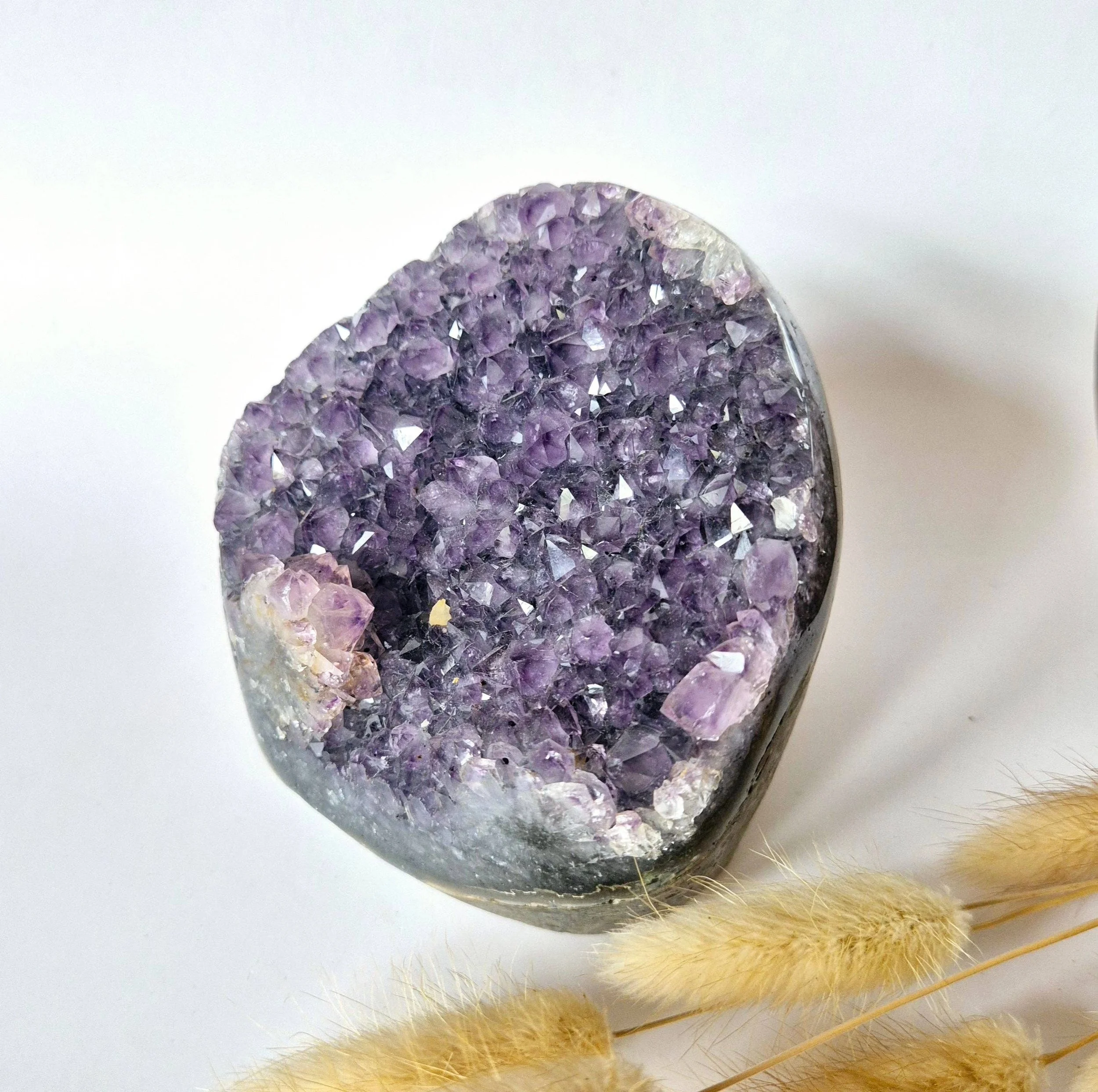 Polished Amethyst Geode Gemstone of 863 grams Spiritual Eye-catcher with Powerful Energy
