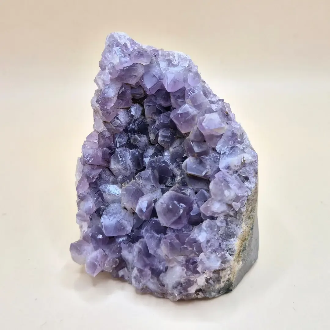Gemstone Polished Amethyst Geode – Spiritual Eye-catcher with Powerful Energy