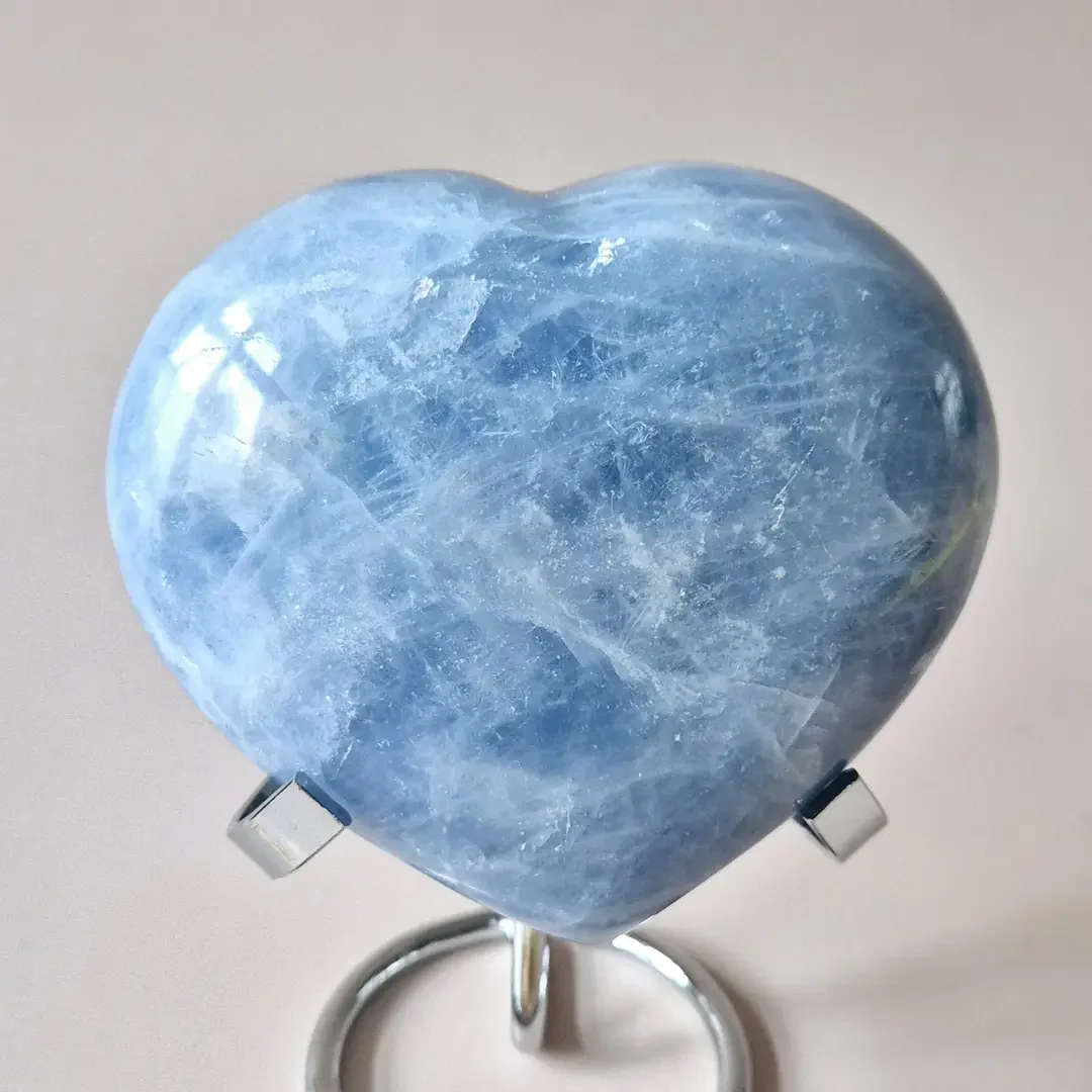 Celestine Gemstone Heart Carving – approx. 600 g – Angelic Calm & Spiritual Connection