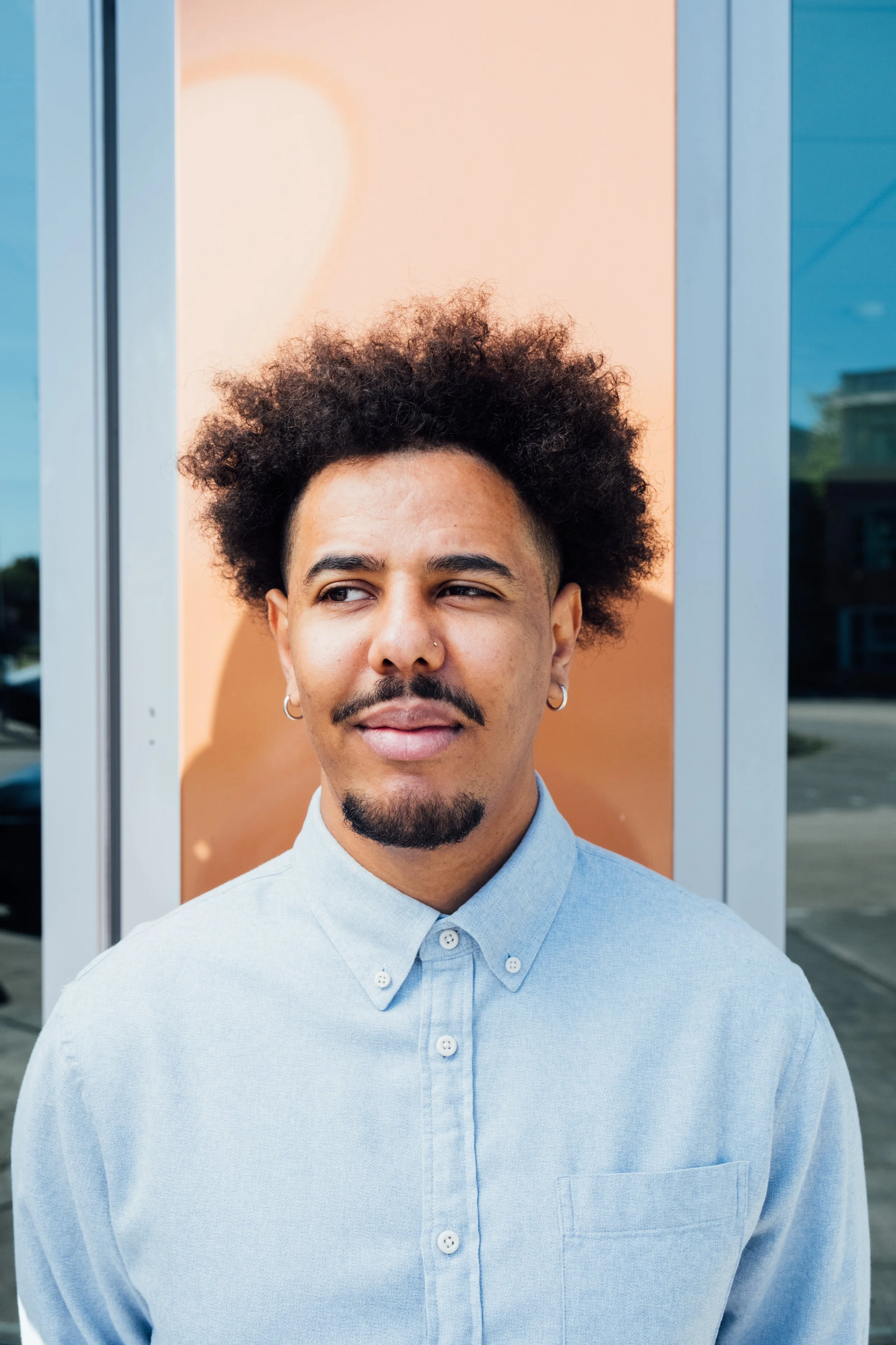 Portret van Eloy. Leiderschapstrainer en coach in Rotterdam.