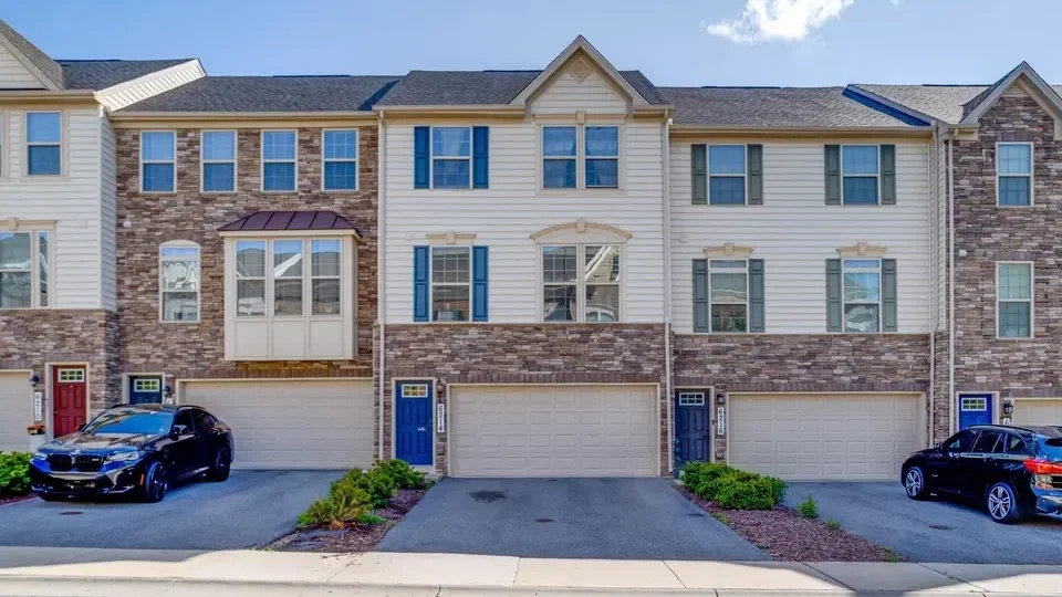 Picture of townhomes in Frederick Maryland
