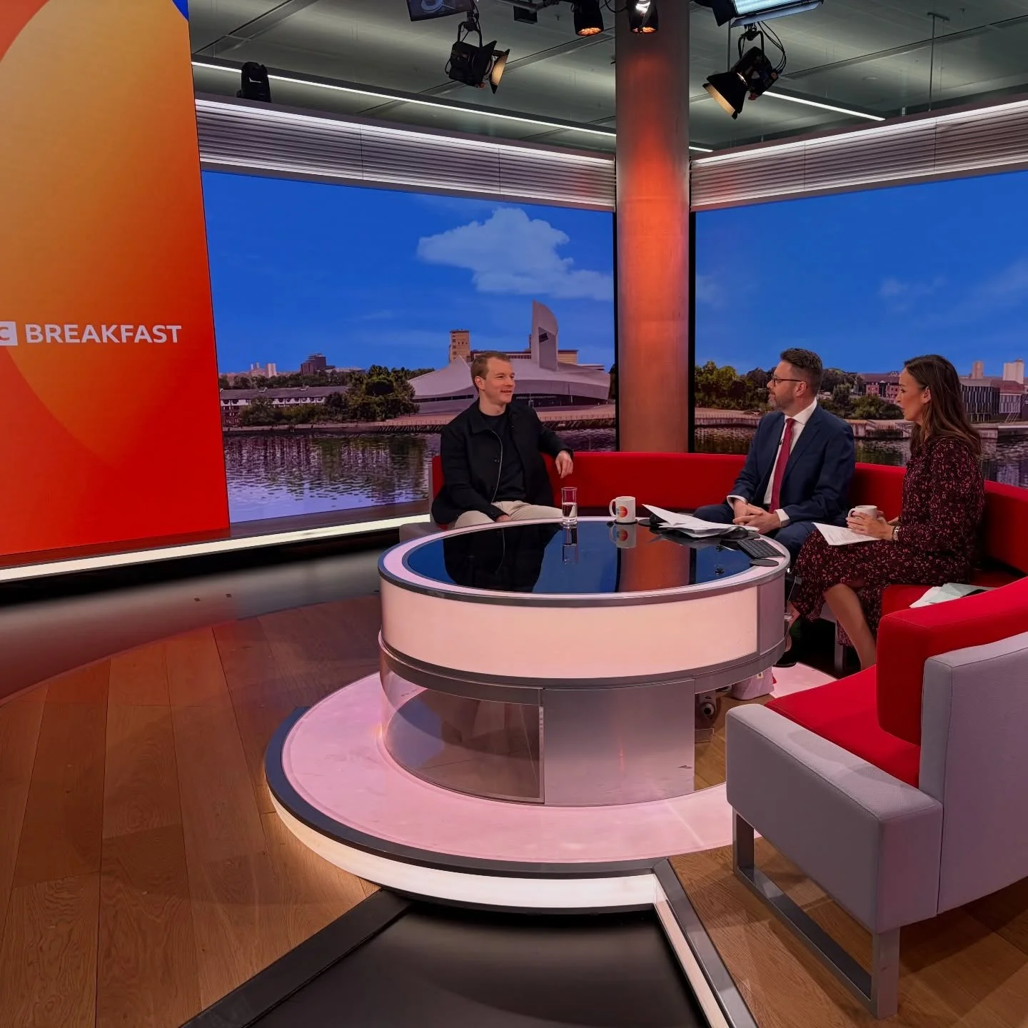 What a day yesterday. The start of an incredible journey to honour my wonderful dad and help the next generation of young athletes through @teamsportsaid 💙

From an early morning at @bbcbreakfast (a big thank you to Sally, @jonkay01 and the whole te