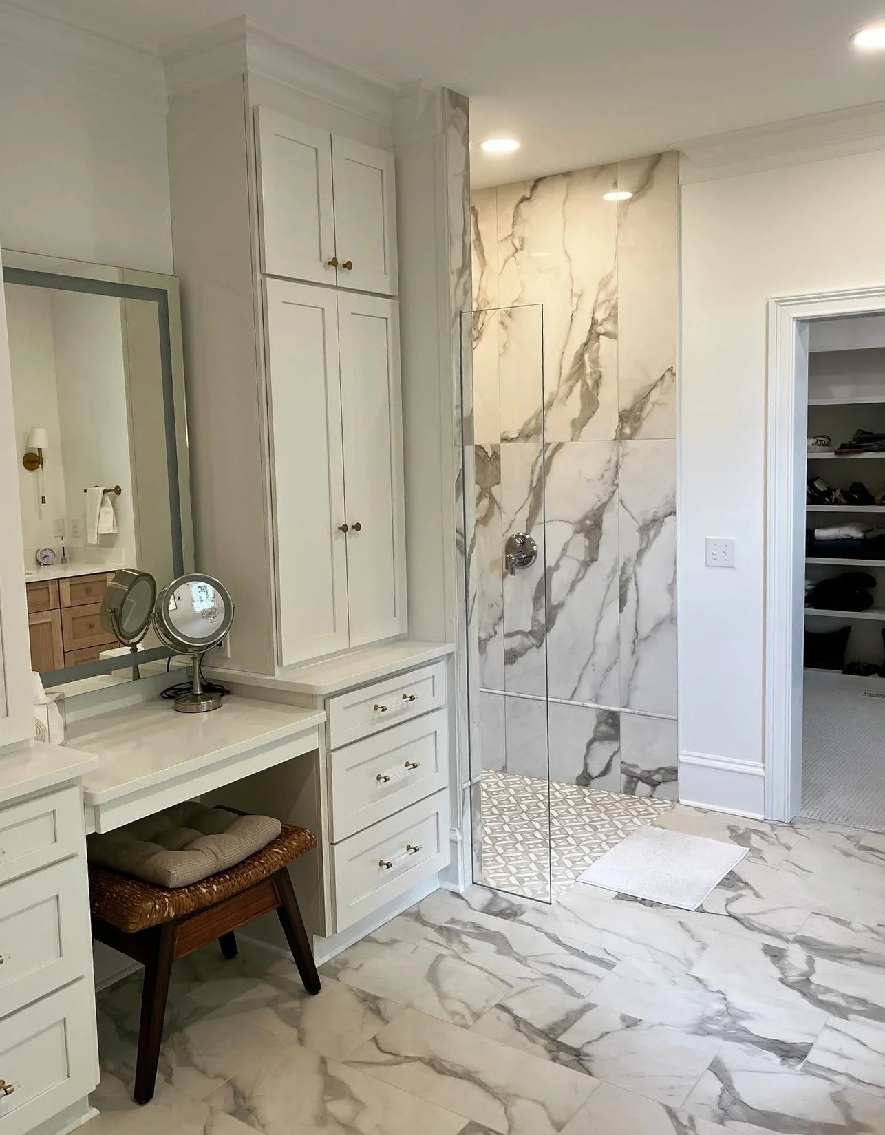 custom_bathroom.jpg
