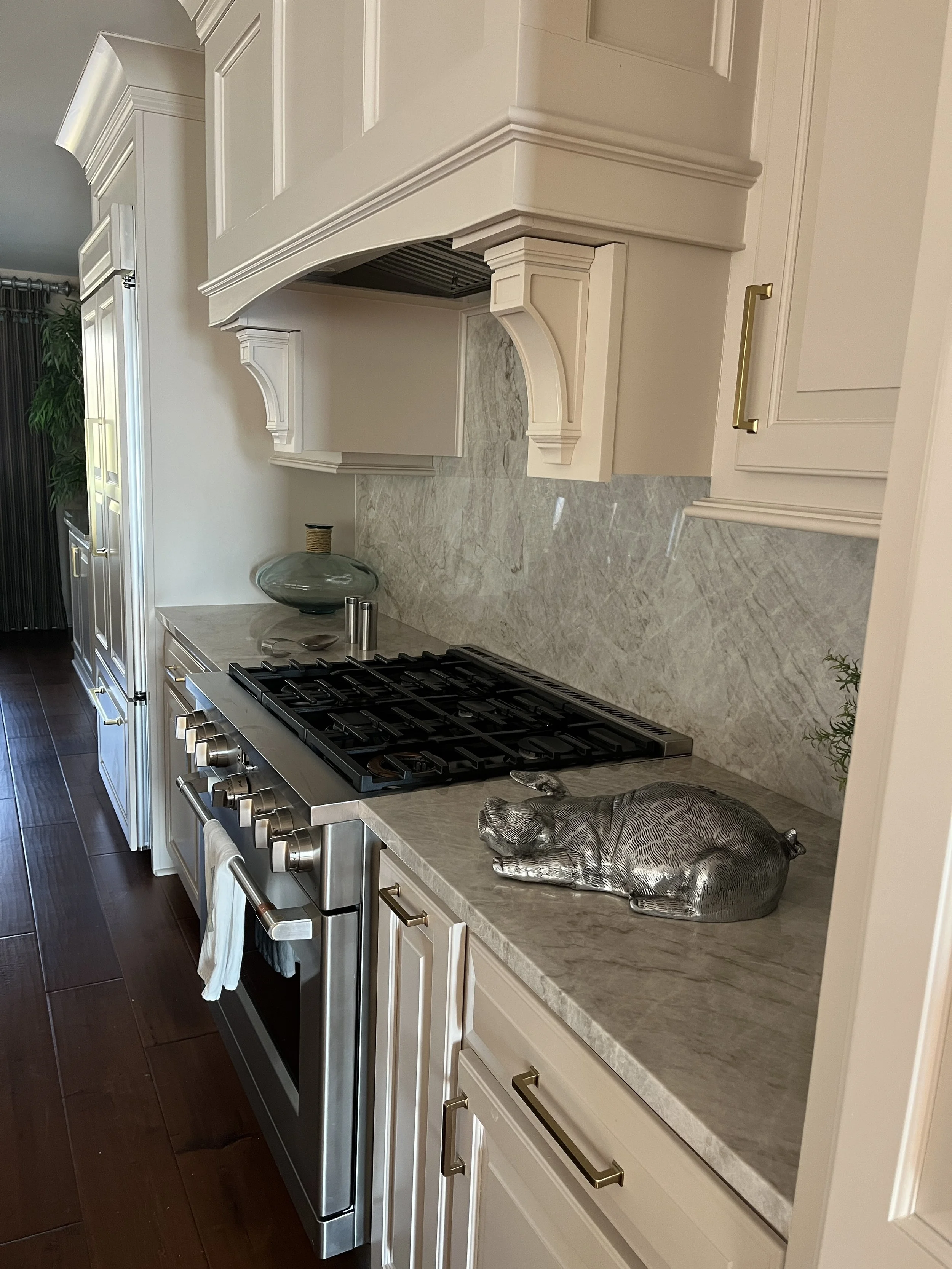custom_kitchen_hood.JPG