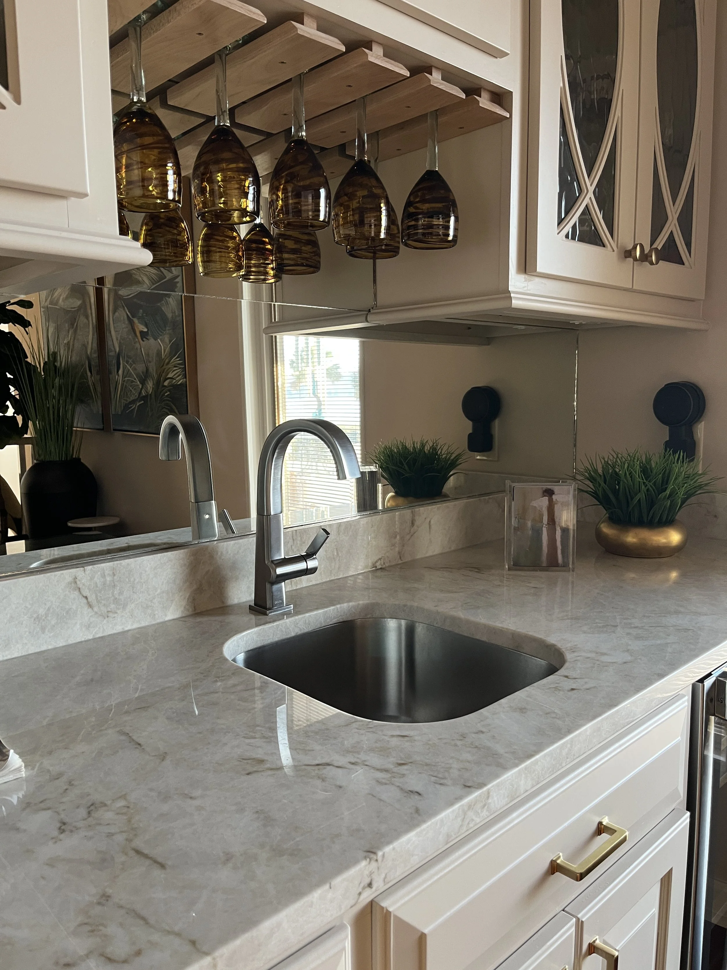 wetbar_custom_kitchen.JPG