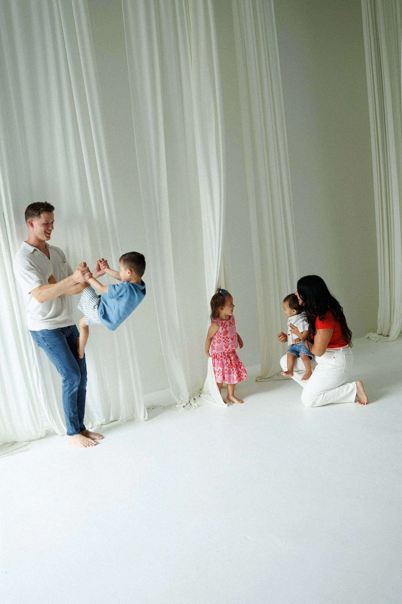 What to Wear for Family Photos in Austin, TX (A Stress-Free Guide for Moms)