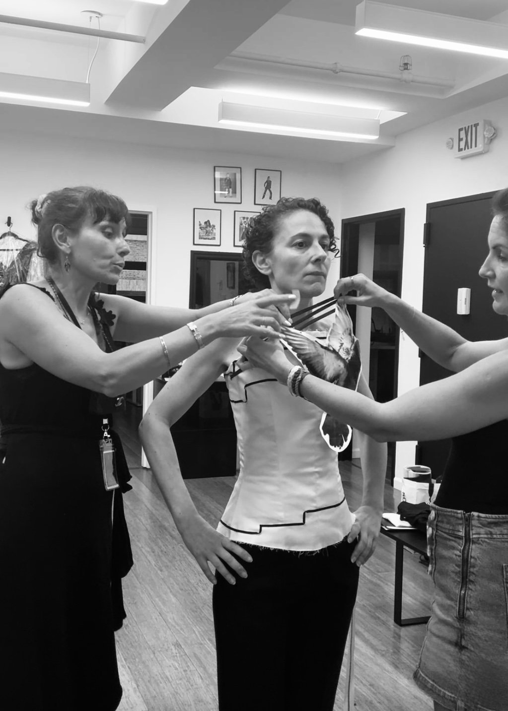 Nicky Conti during a fitting with Estelle Chatorrier and Sarah Esmoingt, creating the corset construction of the Adaptress garment