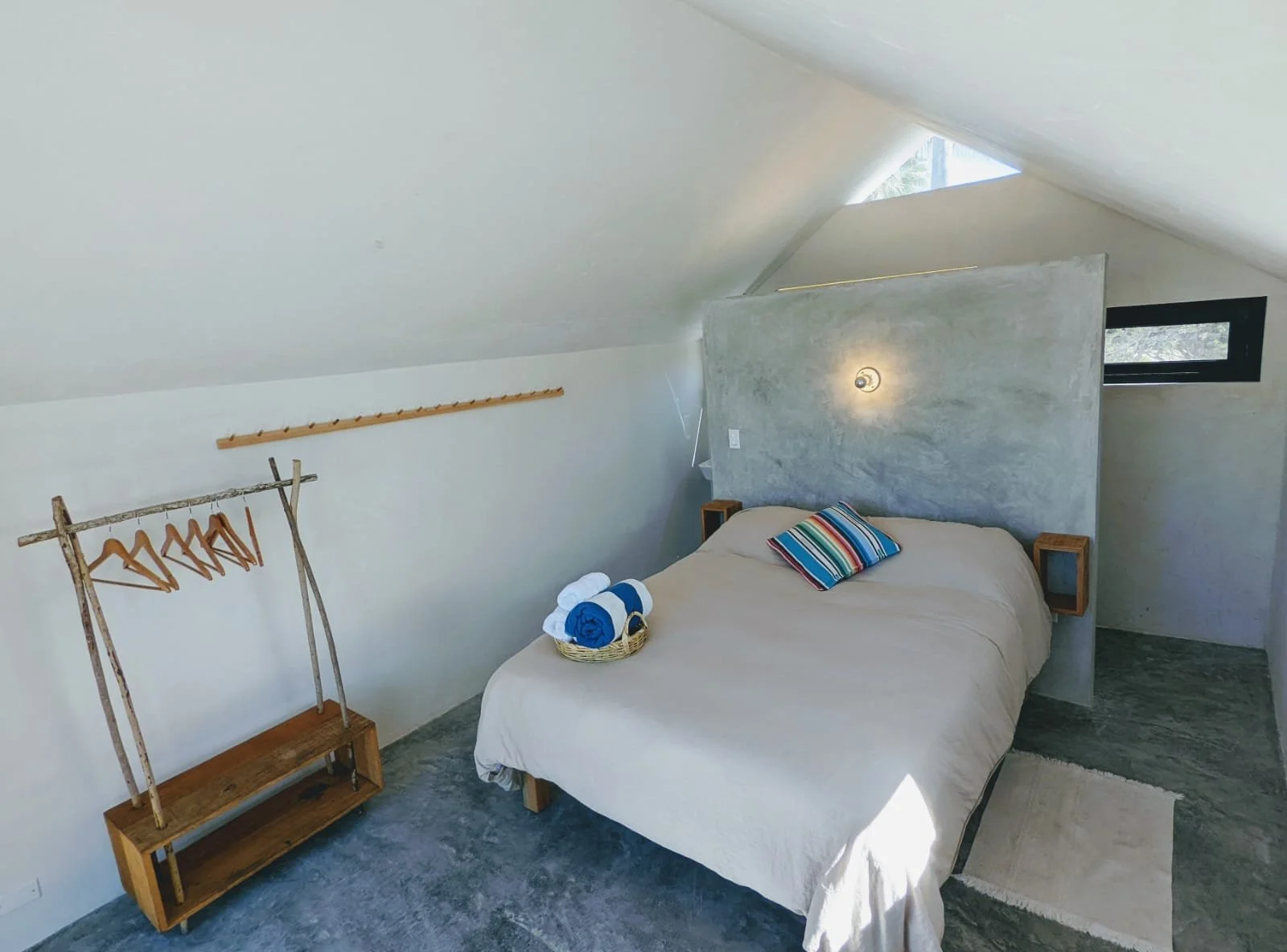 Cabana w bath3.JPG