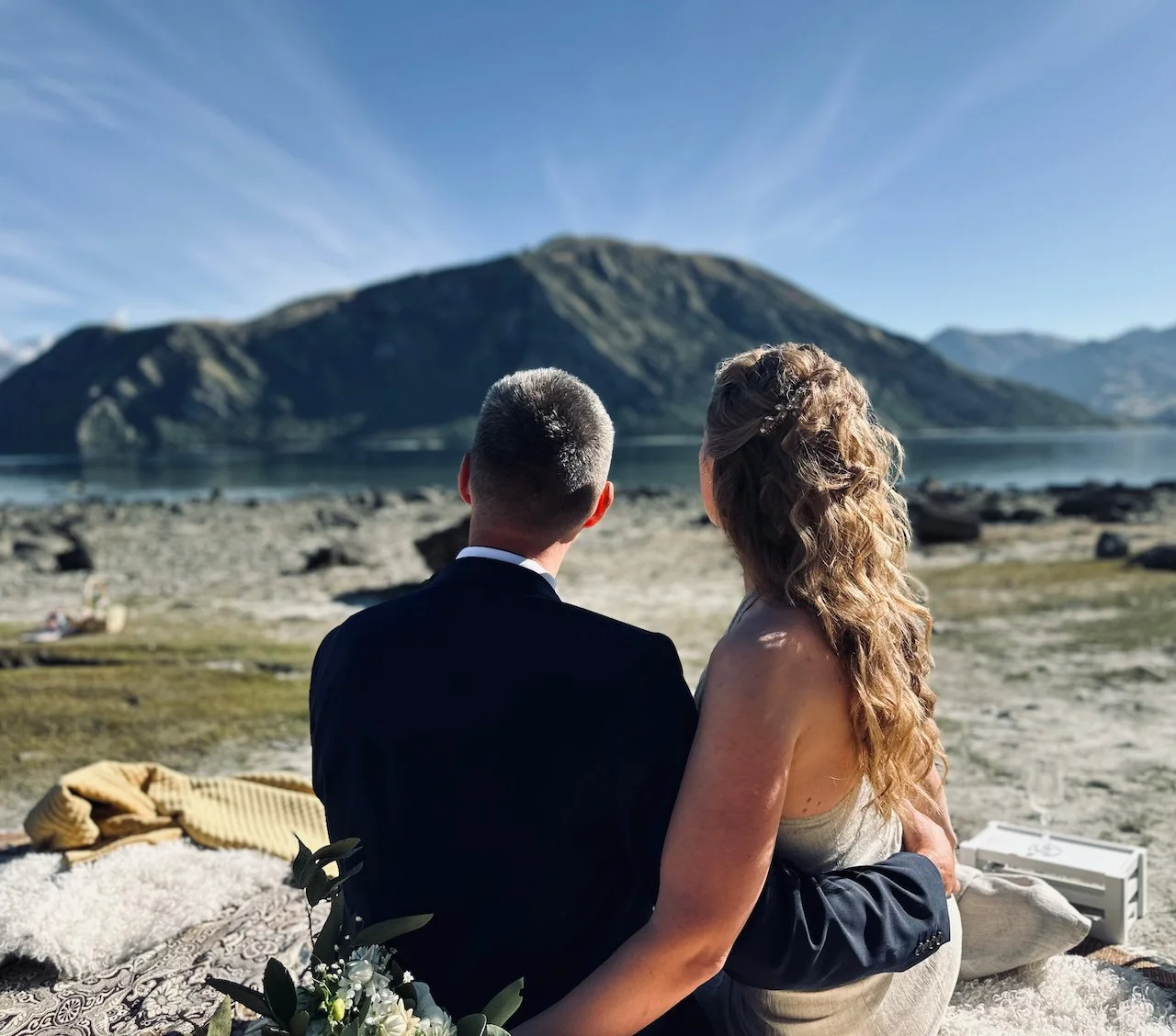 Couple eloping in Wanaka