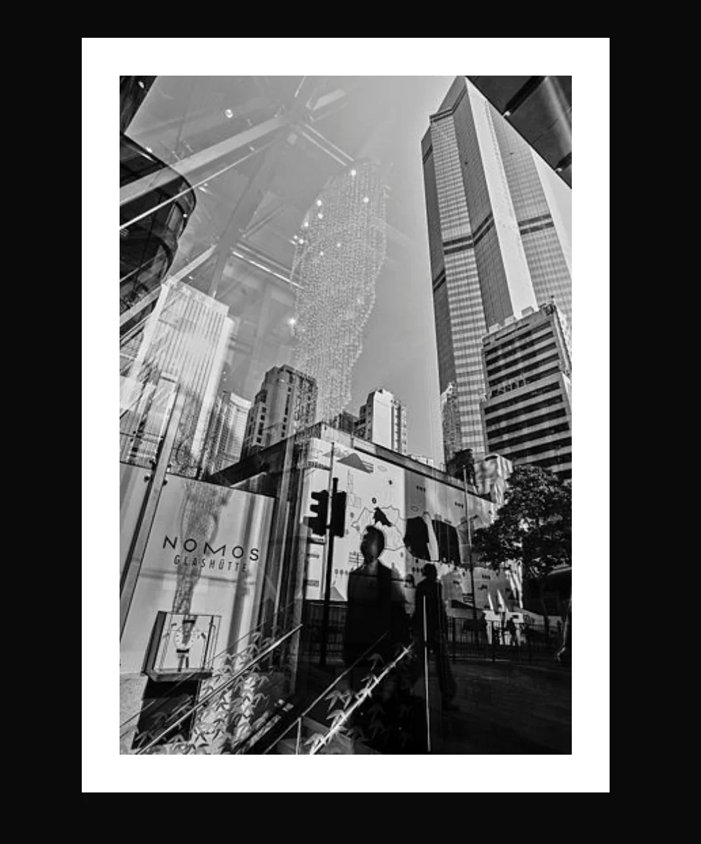 parallel-strangers-urban-encounter-manchingkc-broder.webp