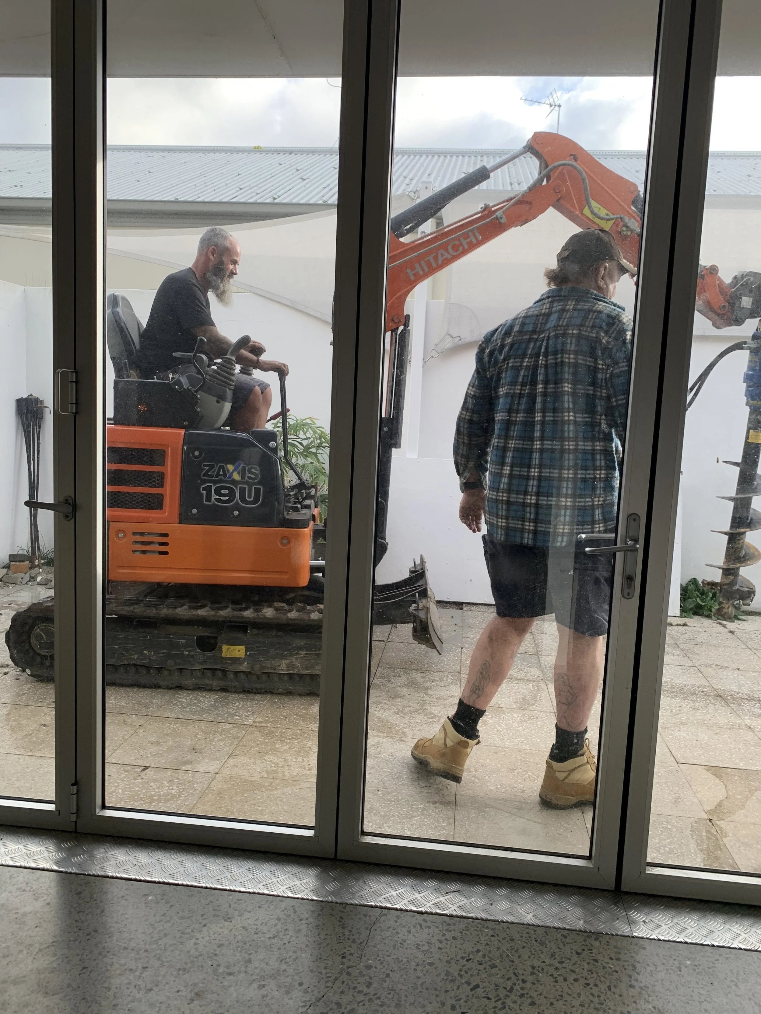 MC Diggers: Tight Access