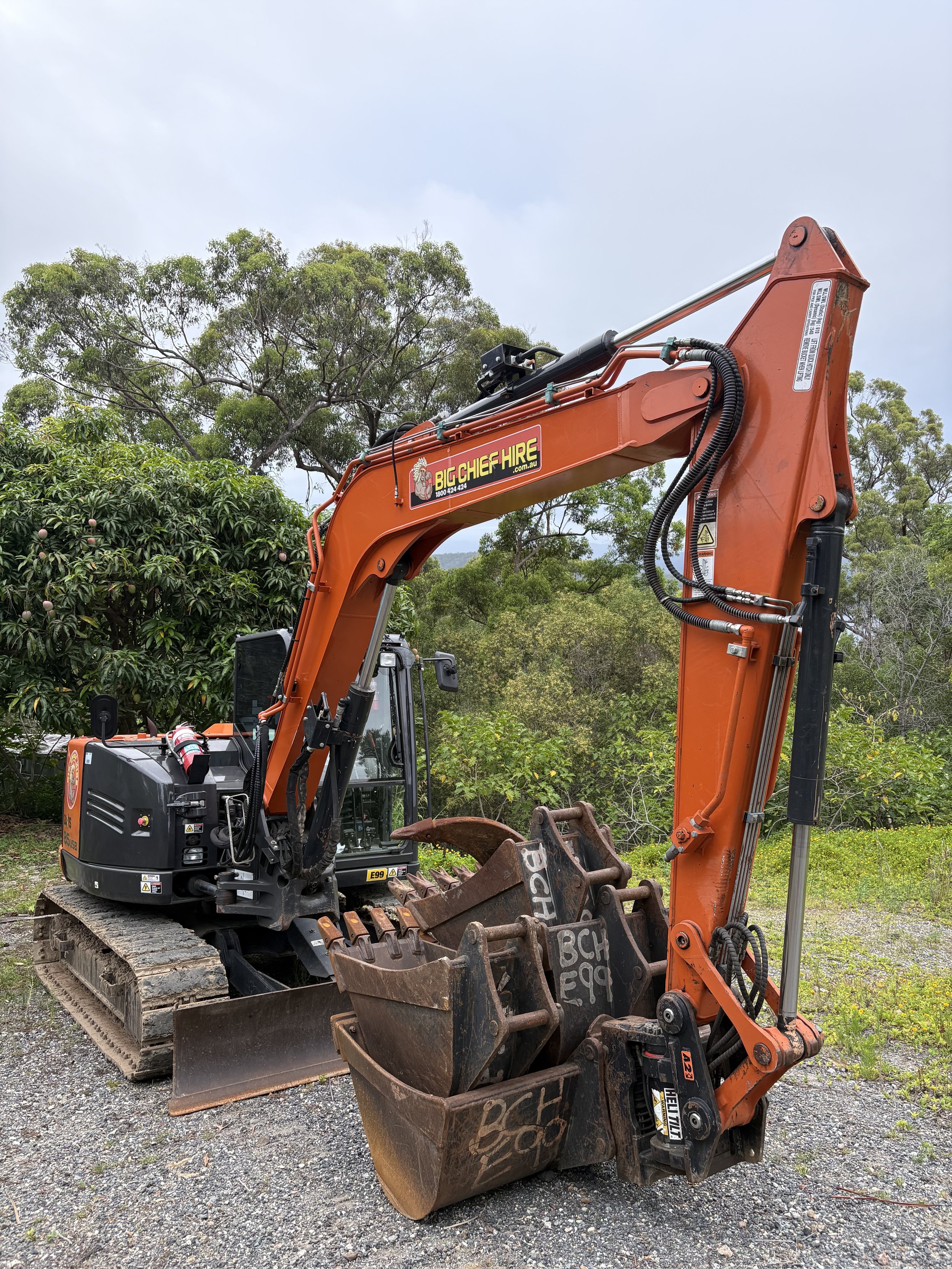 MC Diggers: 8 Tone Excavator