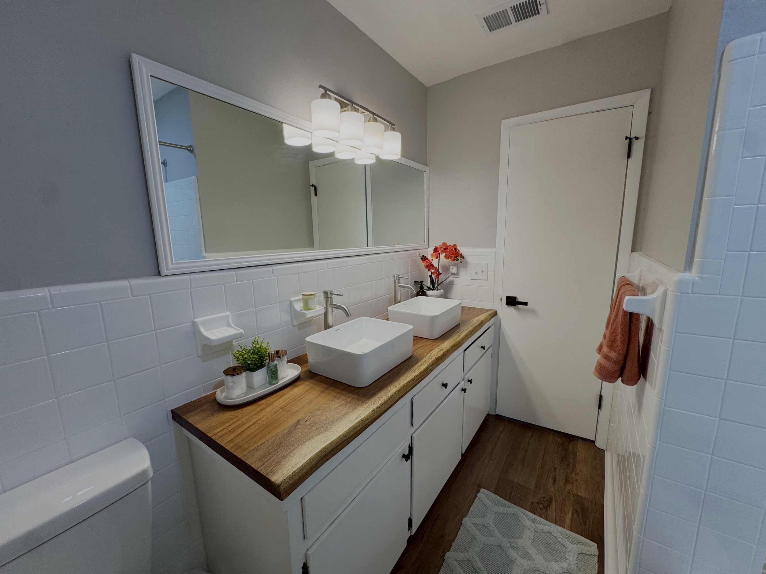 BATHROOM.png