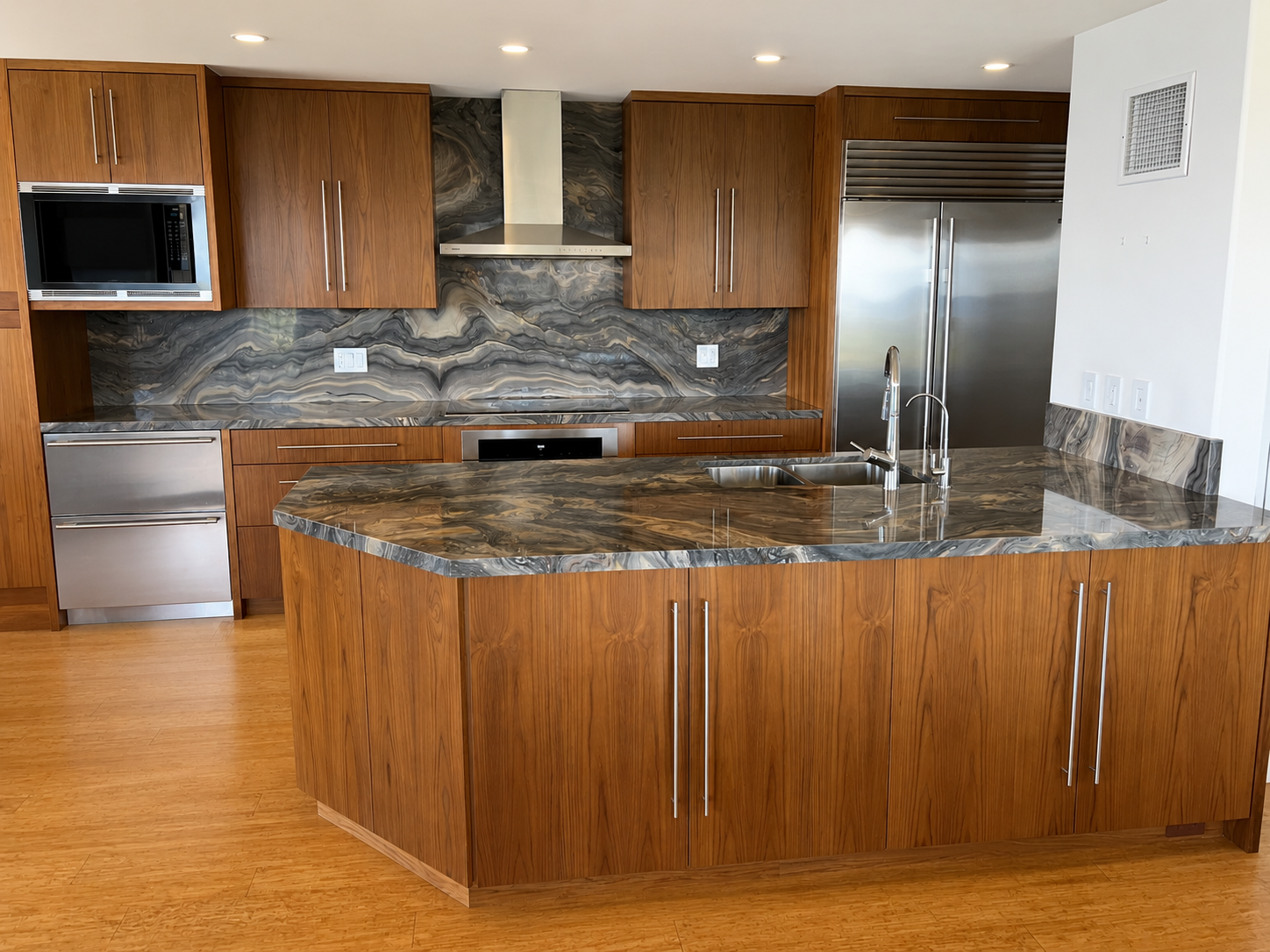 Marble counter top kitchen.png