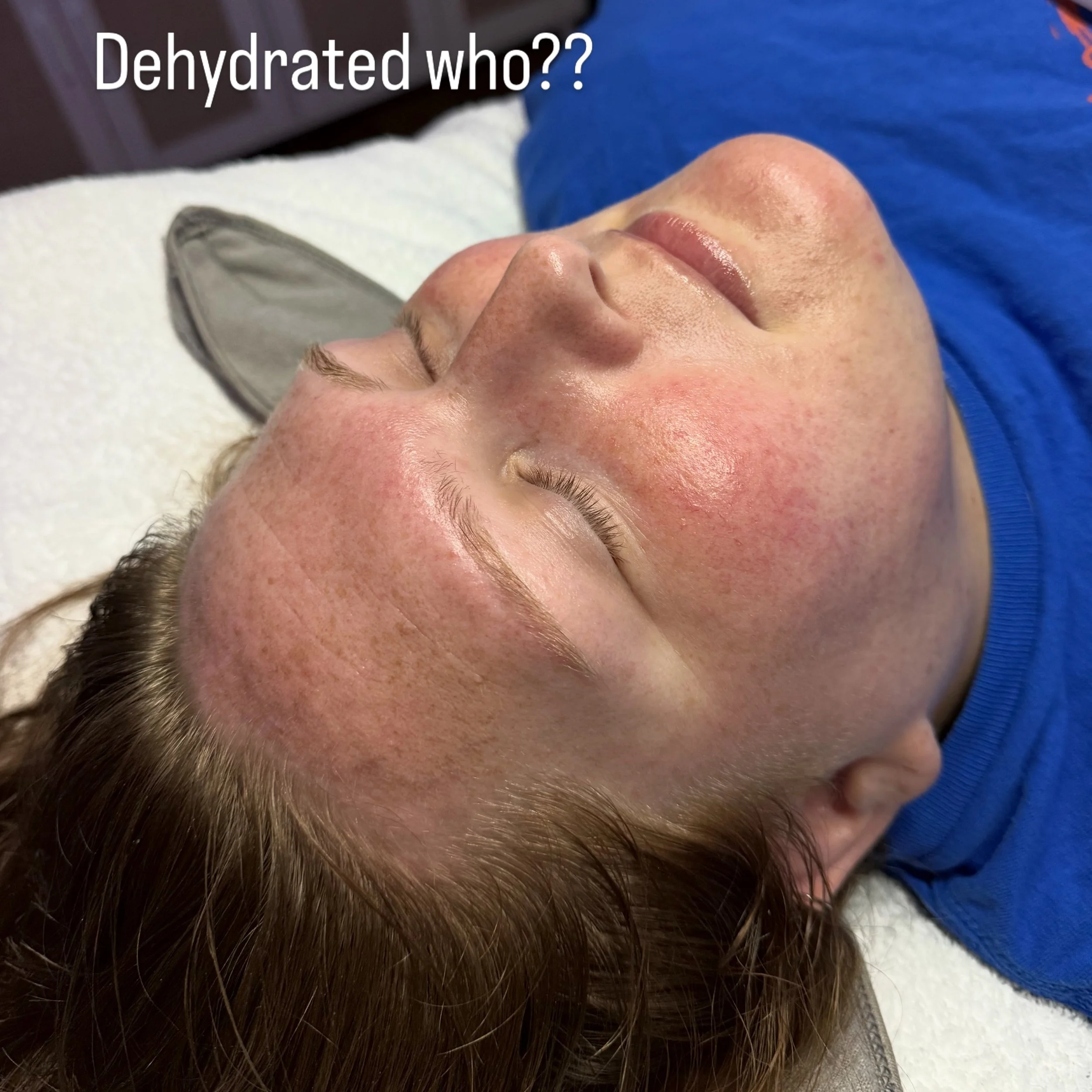 Gently resurfaced her skin using @mr_lulu_skincare activated enzyme scrub, turned it into a bubbly wash buffed it on to the skin with soft fluffy brushes and then used @krxaesthetics  cryofacial icy mask to deeply hydrate , soothe and strengthen her 
