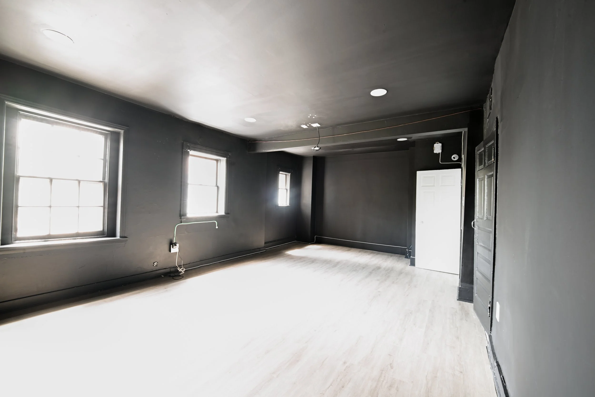 The Noir | Content Studio + Greenroom - up to 25 guests | 299 sq ft