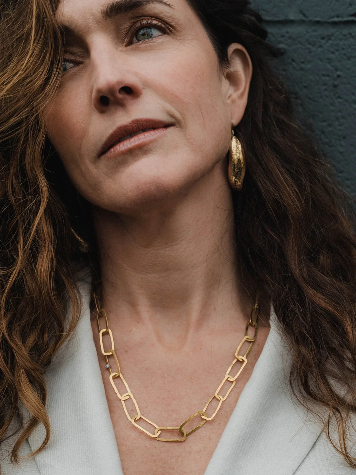 Hand forged, one piece at a time. One movement at a time. One link at a time. One heartbeat at time. 
Slowed time, which is a lovely pace to enjoy life and create by. 
&bull;
#22karatgold
#handforgedjewelry 
#highjewelry 
#bigsurgoldsmiths 
#carriear