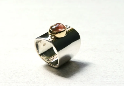 Oregon Sunstone Saddle Ring in 22K Gold & Sterling Silver