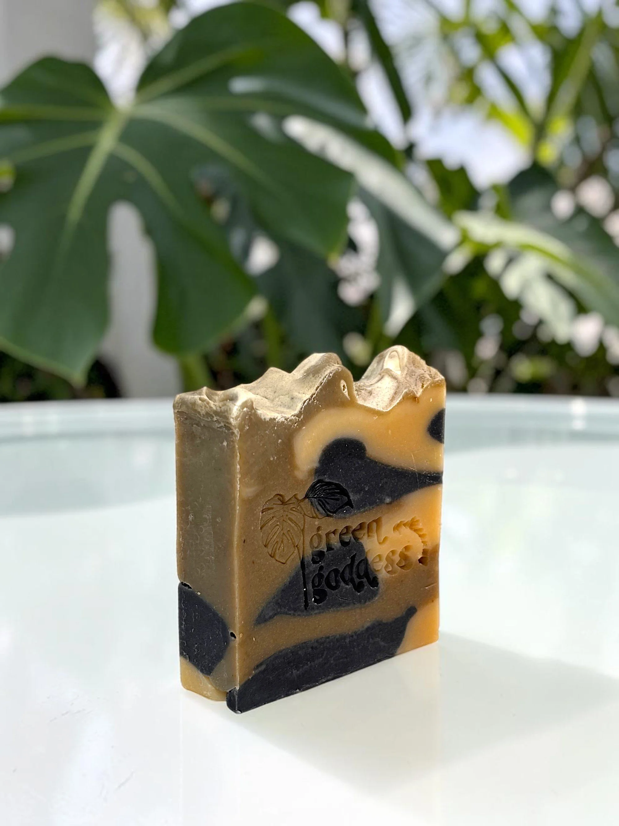 Divine Earth “Earthy” Bar